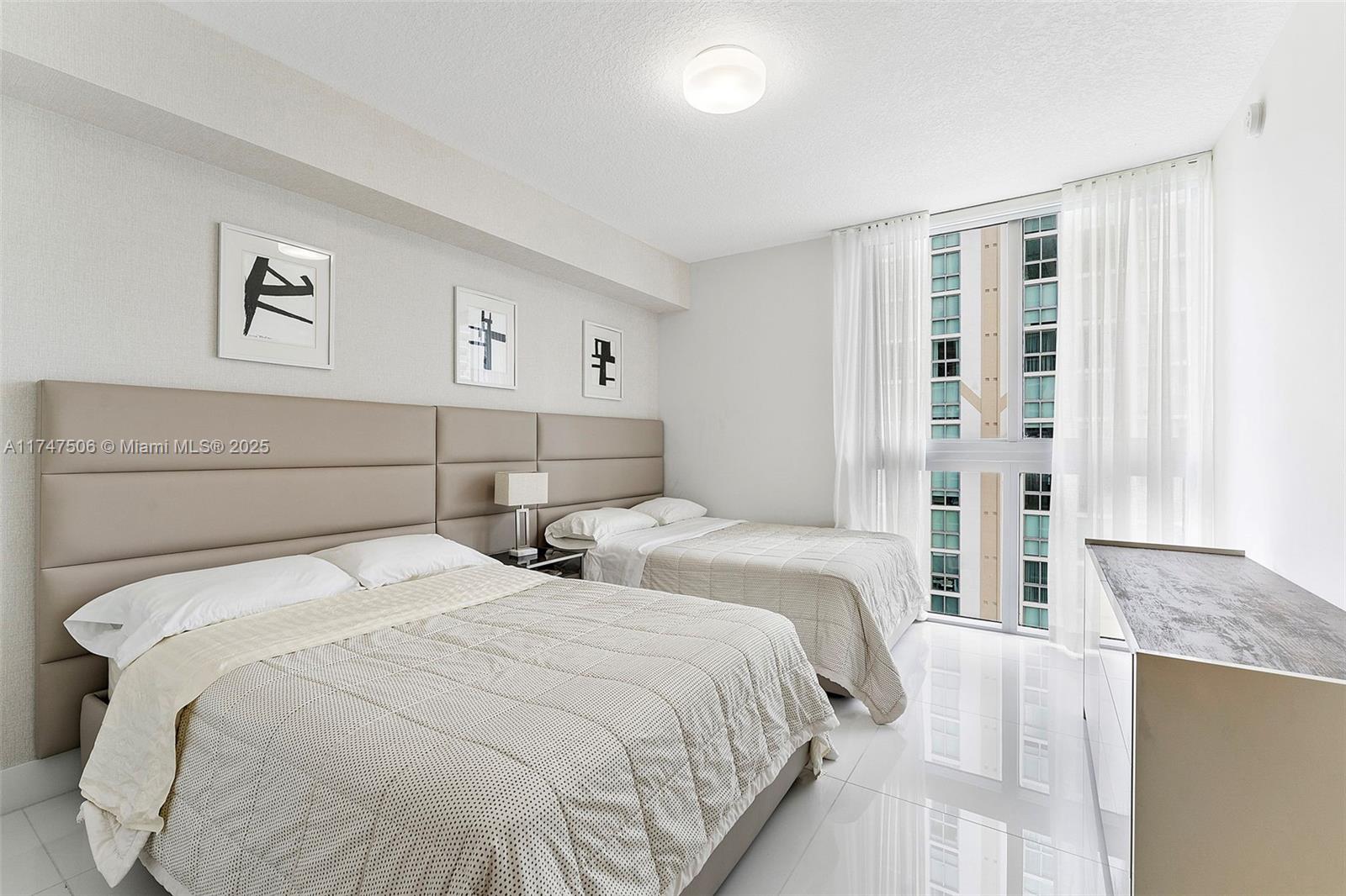 PARQUE TOWERS CONDO - Residential