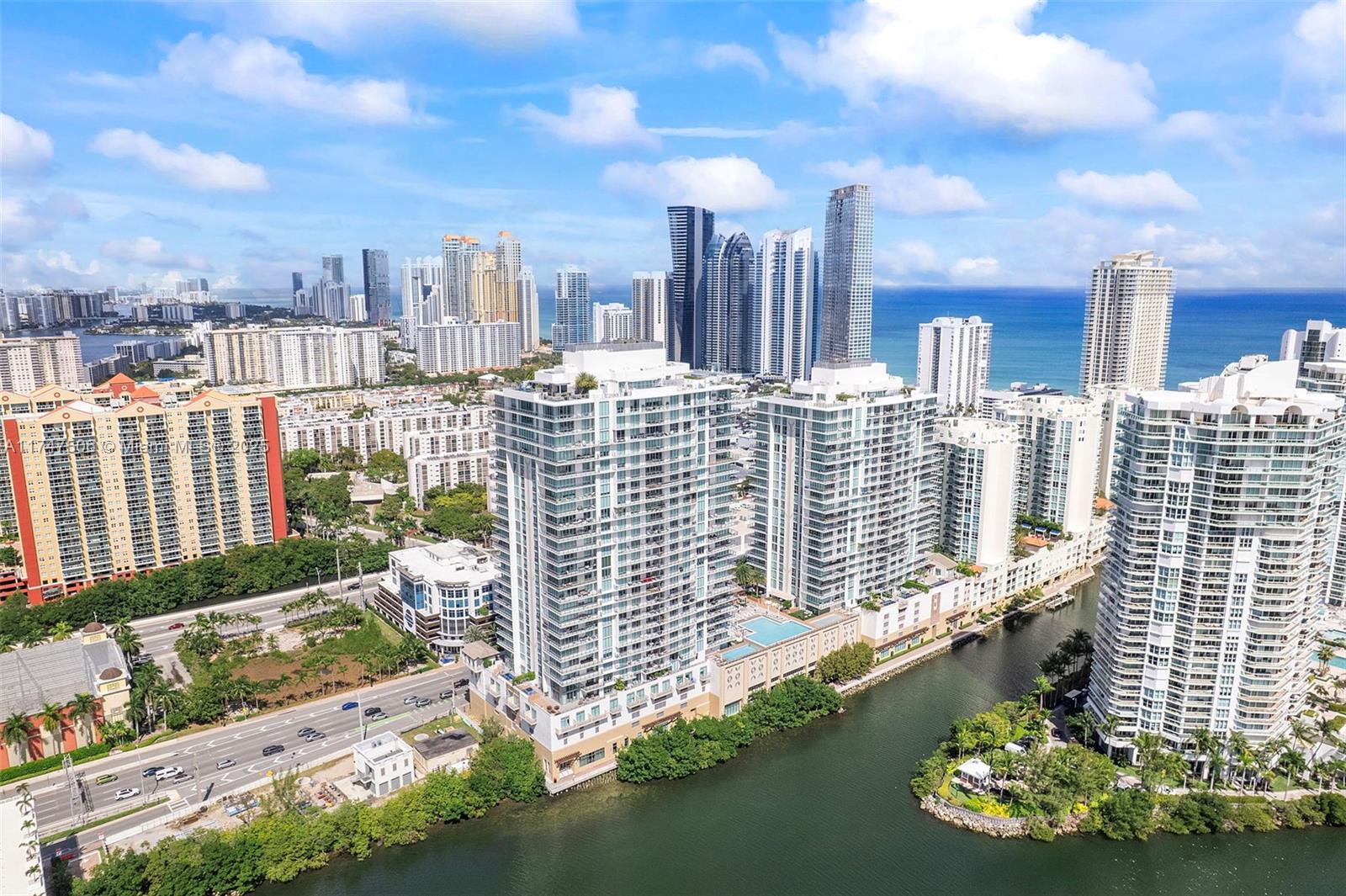 PARQUE TOWERS CONDO - Residential