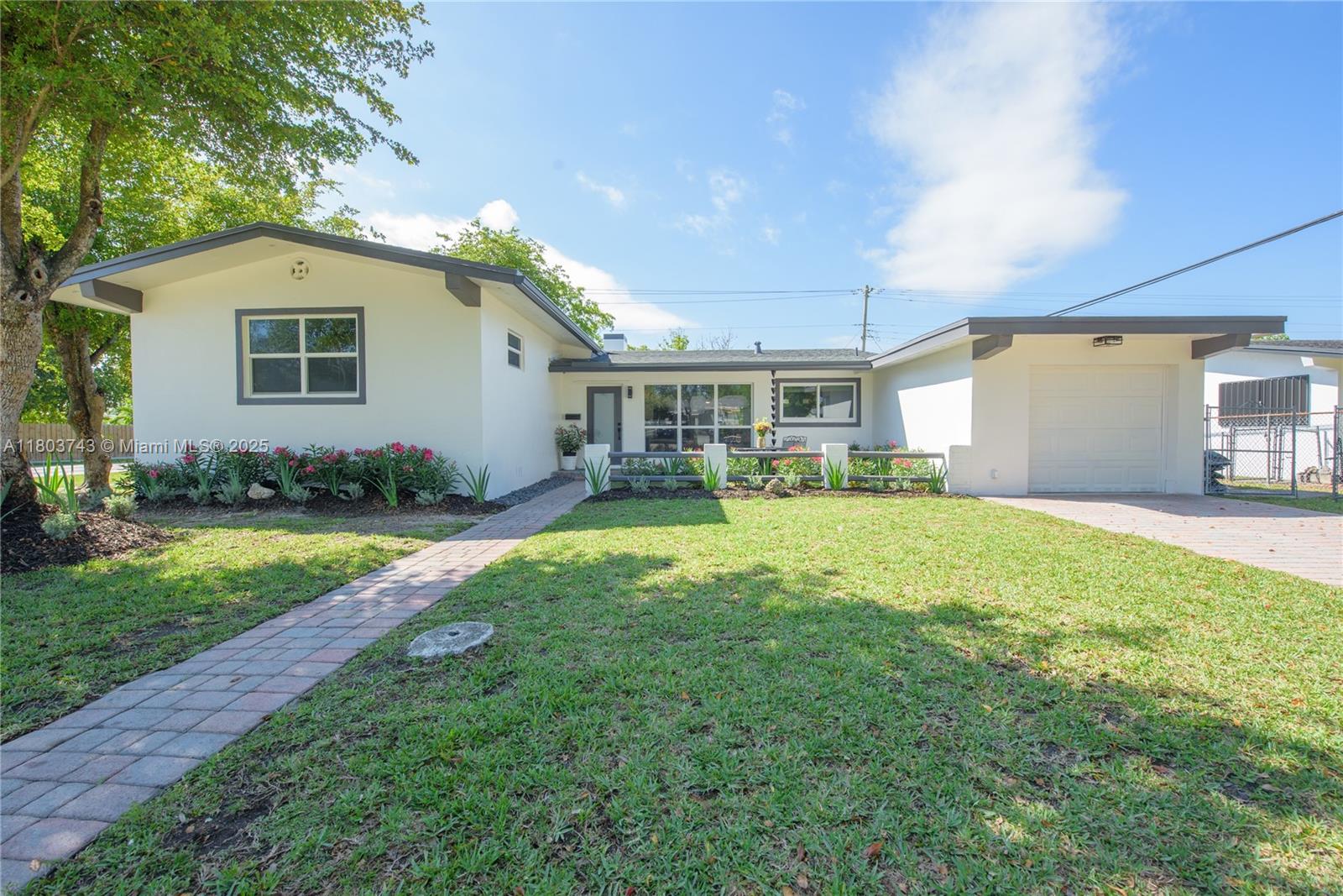 Property for Sale at 9450 Martinique Dr, Cutler Bay, Miami-Dade County, Florida - Bedrooms: 3 
Bathrooms: 2  - $725,000