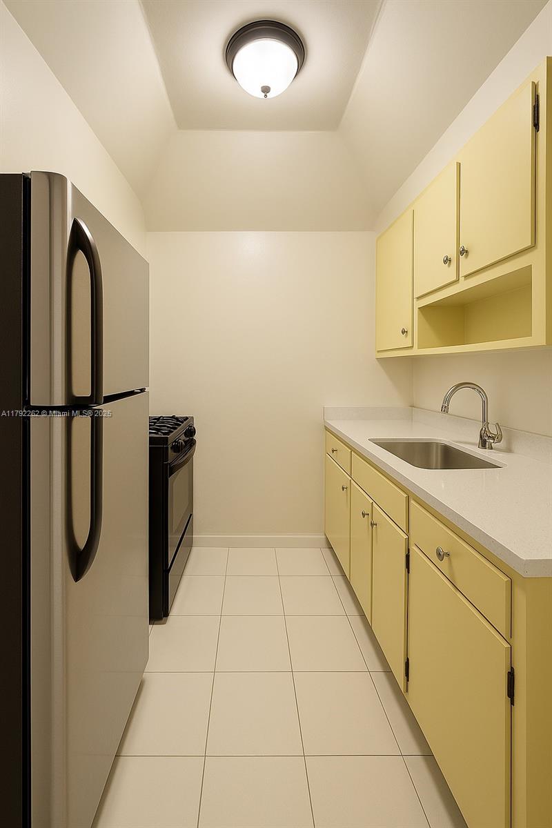 RO-MONT GARDENS ANDOVER H - Residential