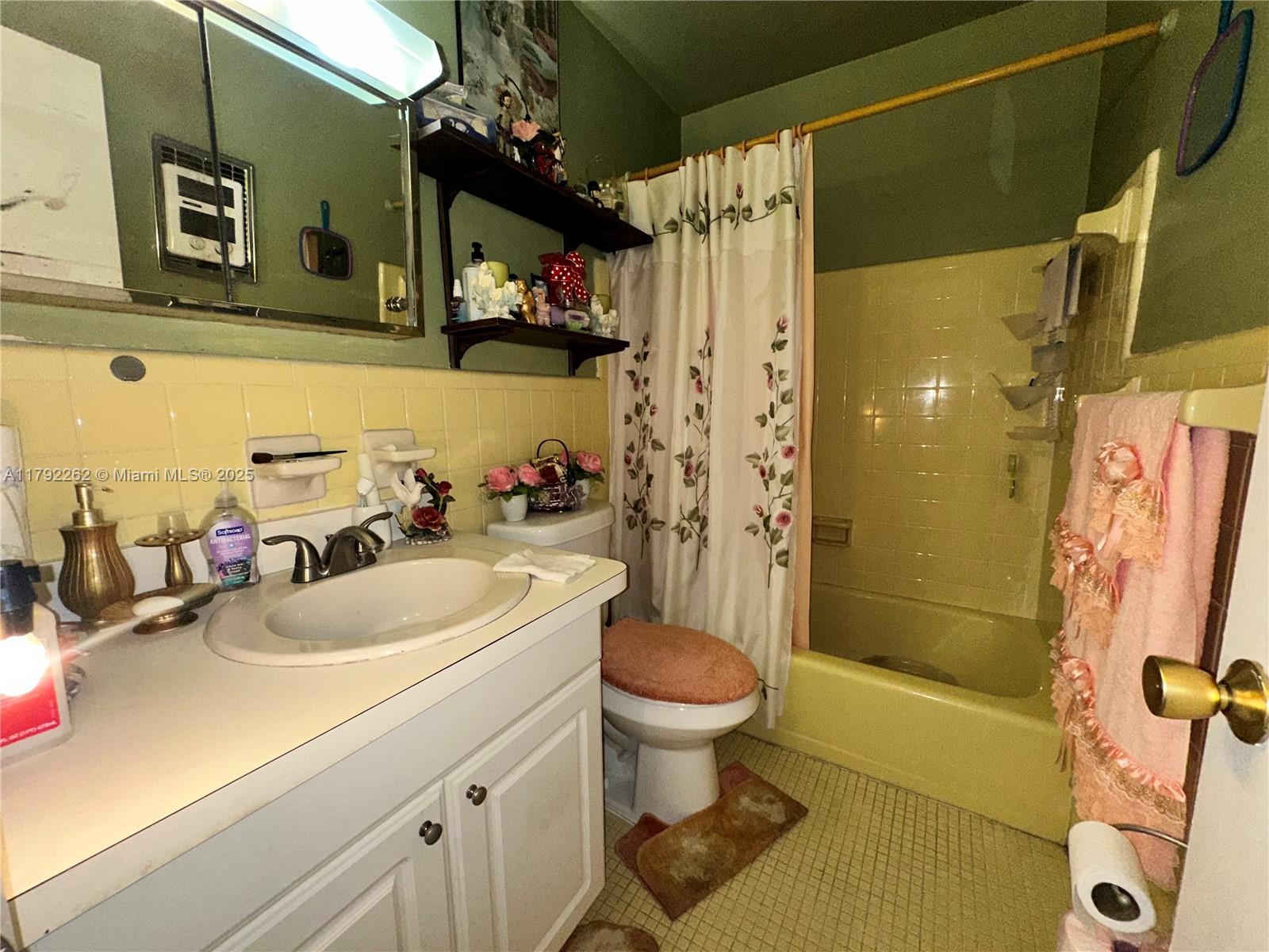 RO-MONT GARDENS ANDOVER H - Residential