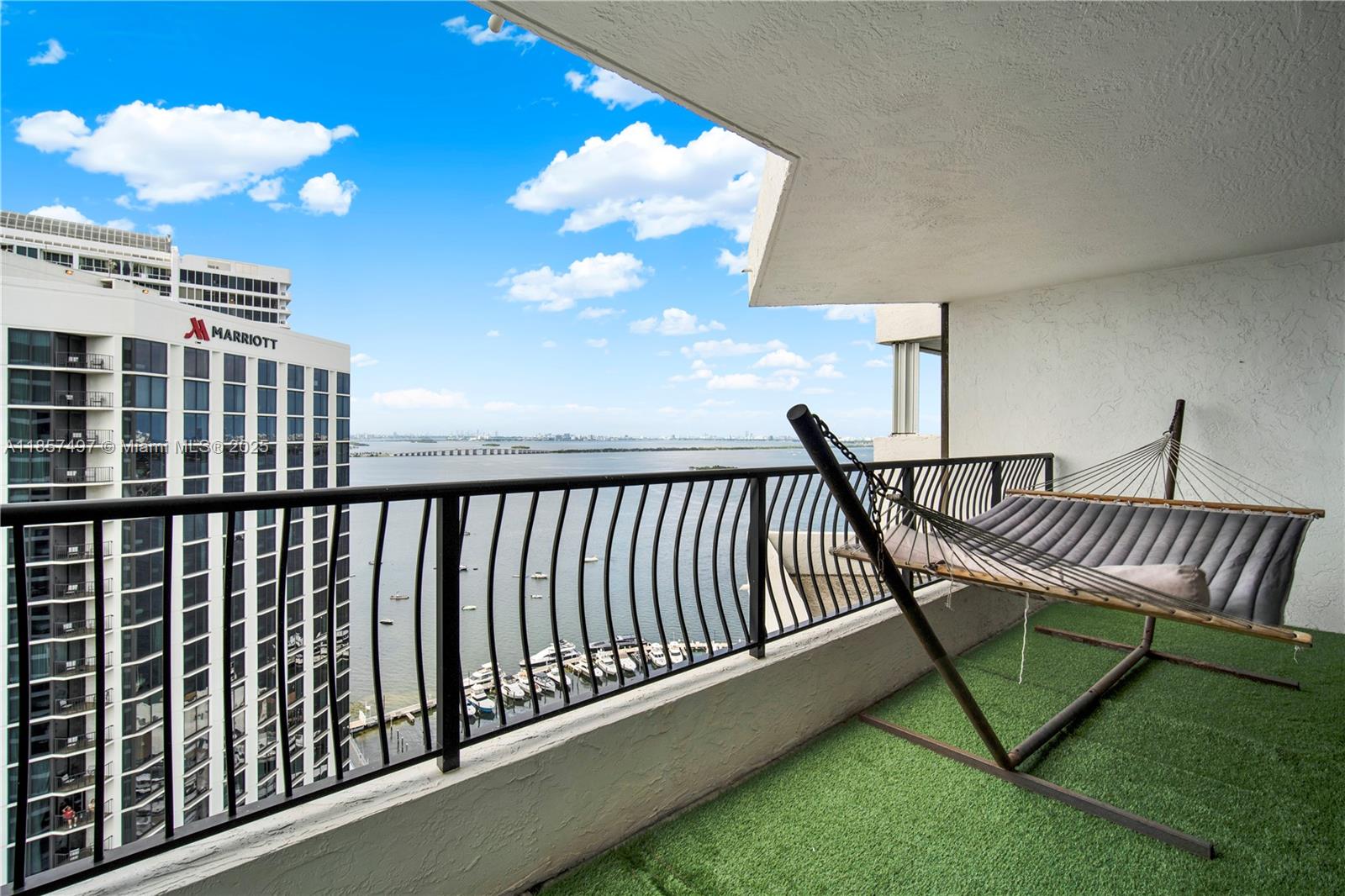 View photos, virtual tours, details... 555 NE 15th St 31E