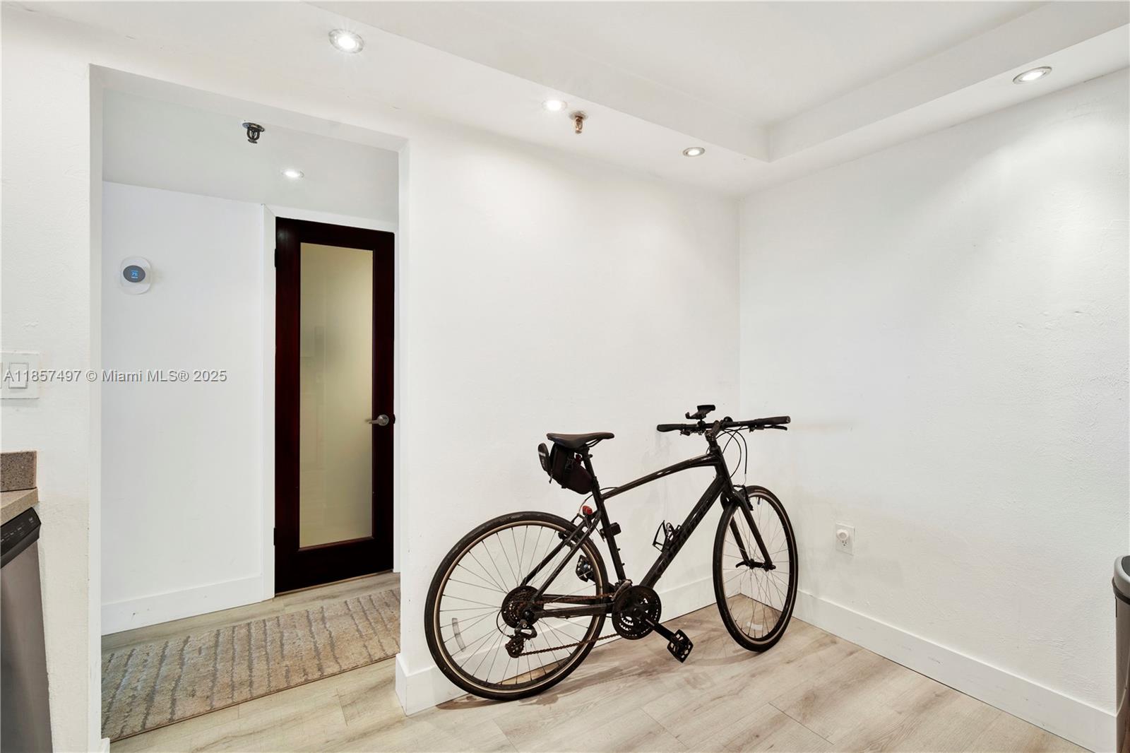 VENETIA CONDO - Residential