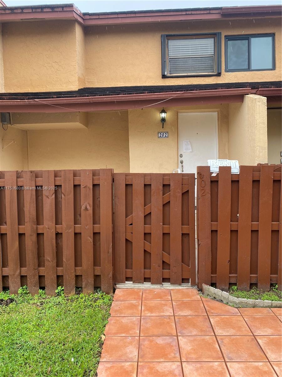 381 W Park Dr 202-16, Miami, Broward County, Florida - 2 Bedrooms  
2 Bathrooms - 