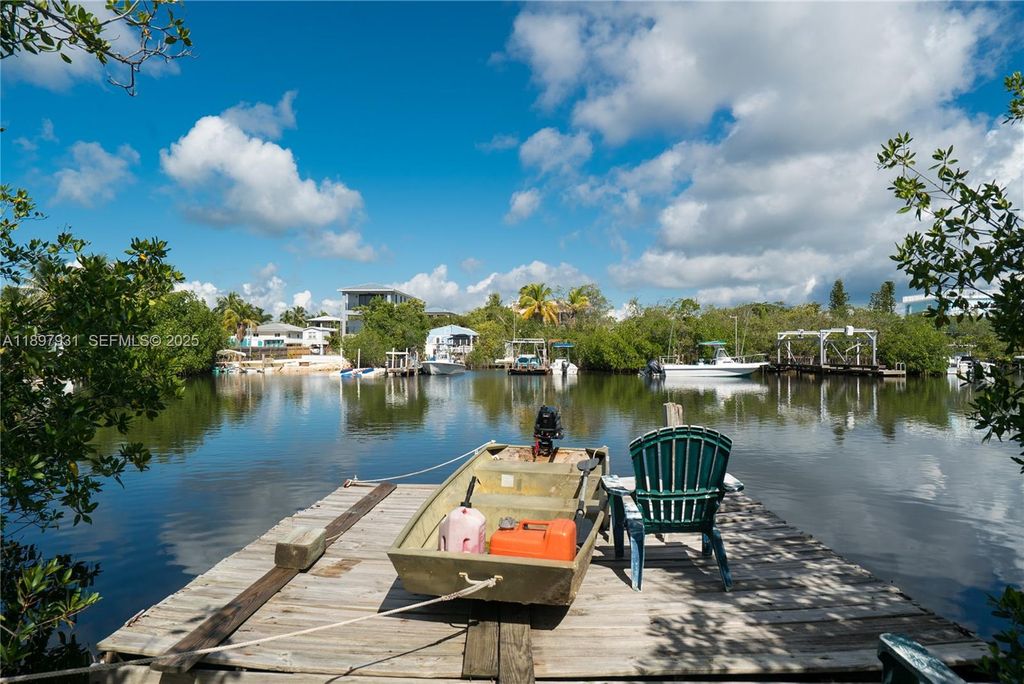 Photo of 561 Gordon Cir, Key Largo, FL 33037 (MLS # A11897931)