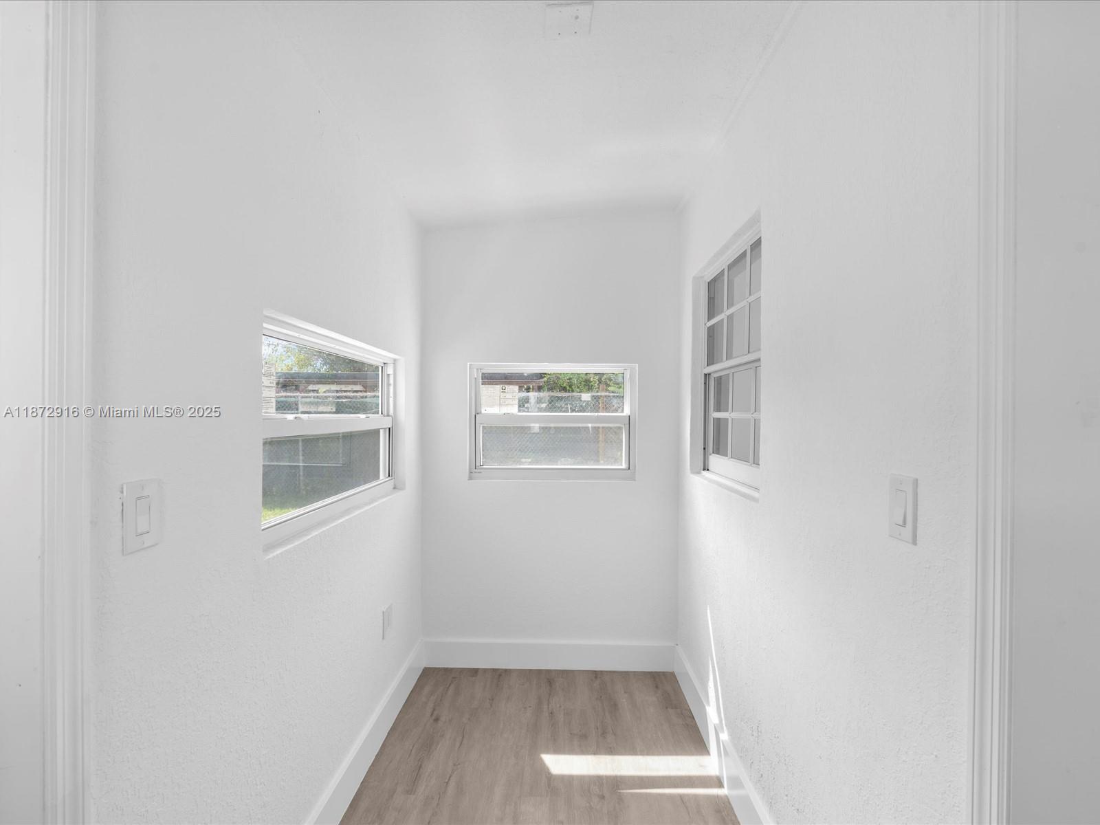 TROPICAL ESTATES 1ST ADDN - Residential