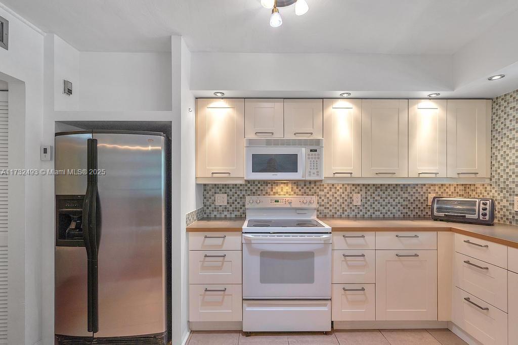 BELLE MEADE PLACE CONDO - Residential Lease