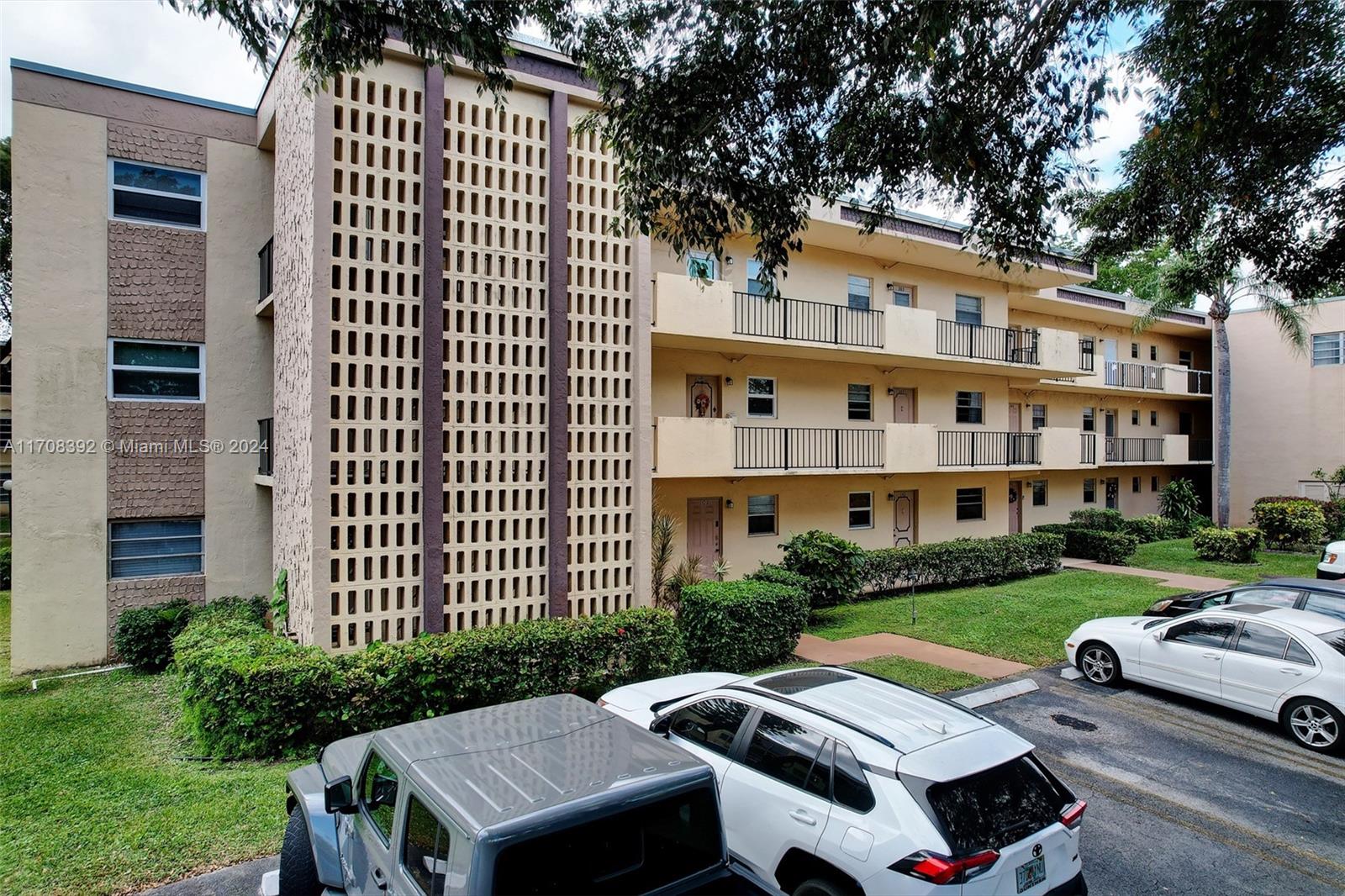 Property for Sale at 100 Ashbury Rd 203, Hollywood, Broward County, Florida - Bedrooms: 2 
Bathrooms: 2  - $145,000