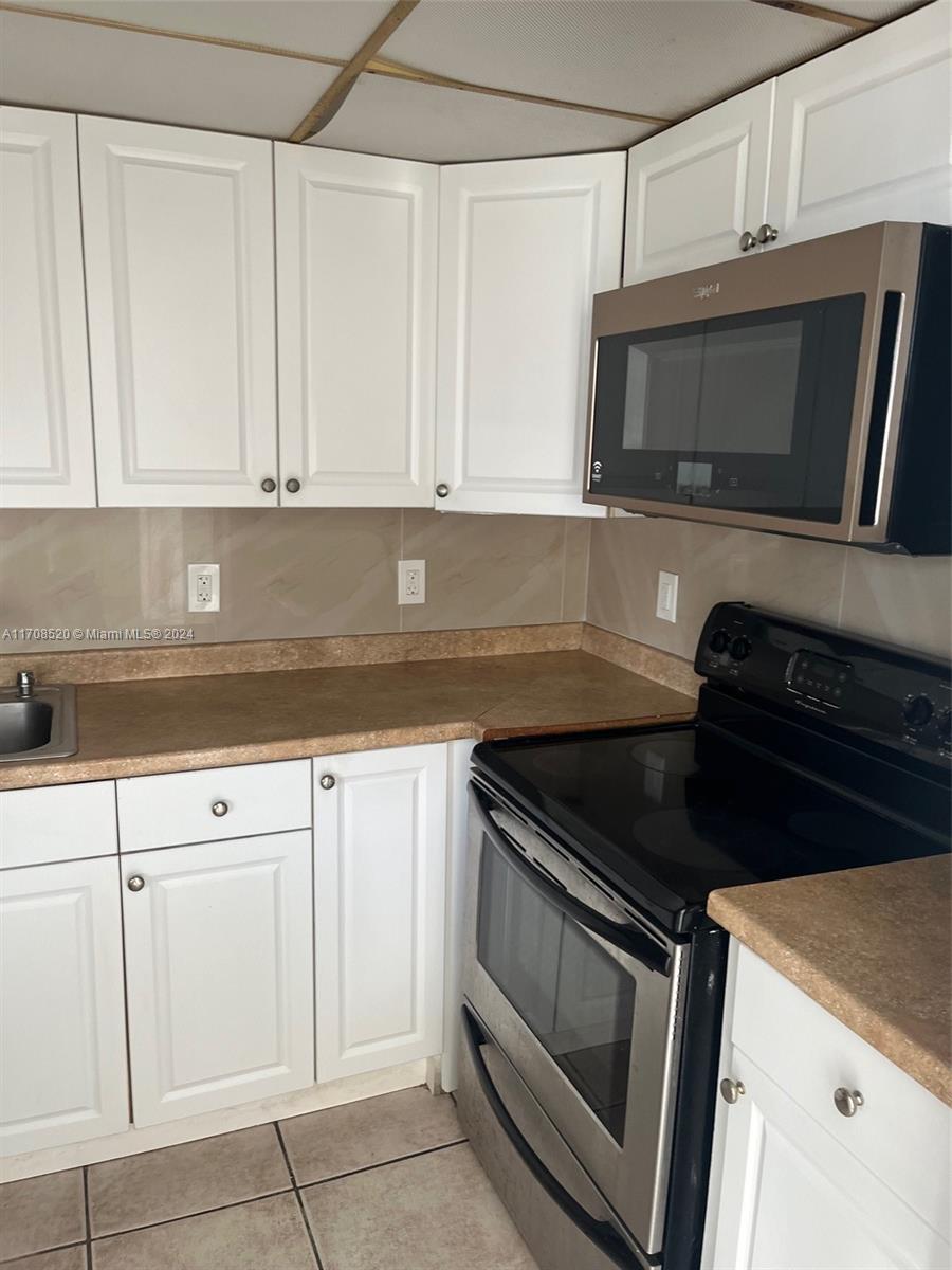 Rental Property at 1515 Ne 125th Ter 302, North Miami, Miami-Dade County, Florida - Bedrooms: 1 
Bathrooms: 1  - $1,450 MO.