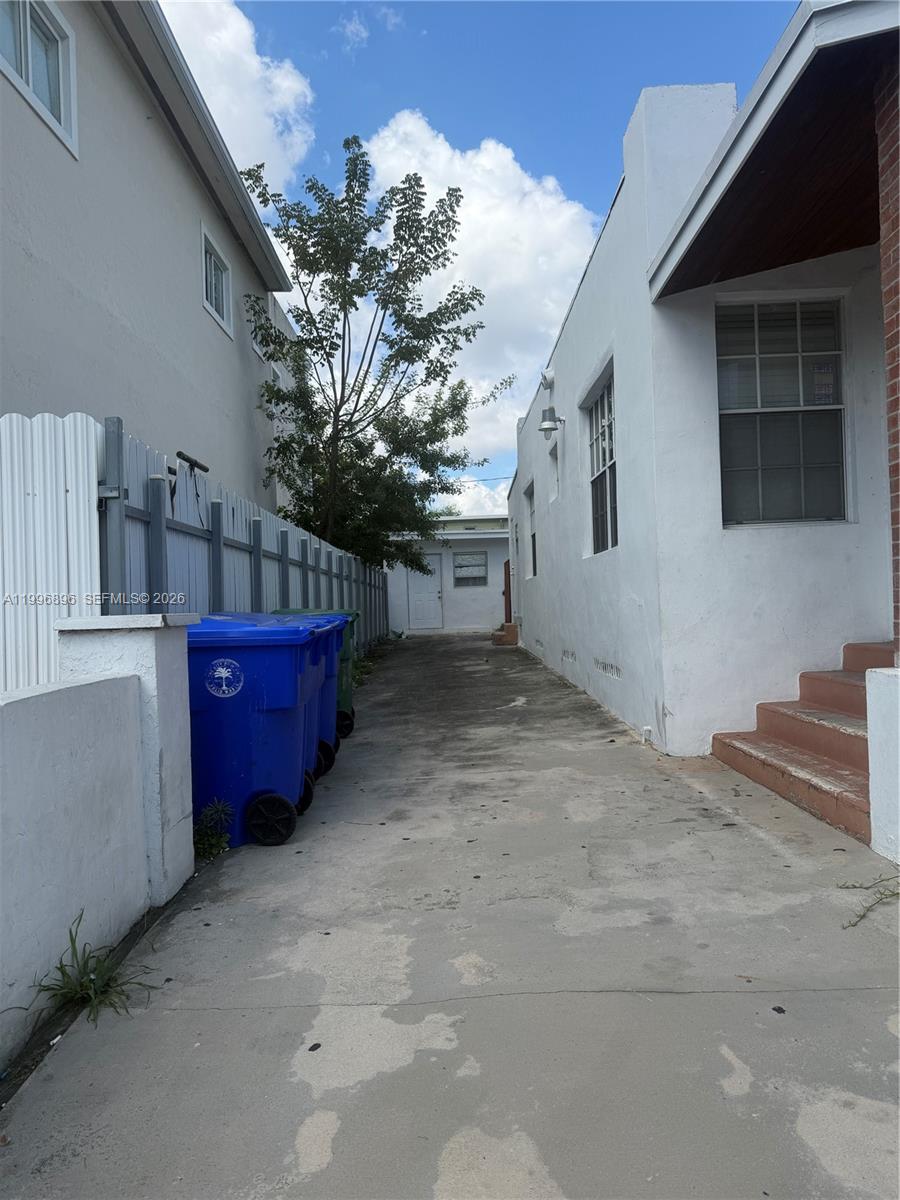634 SW 10th Ave