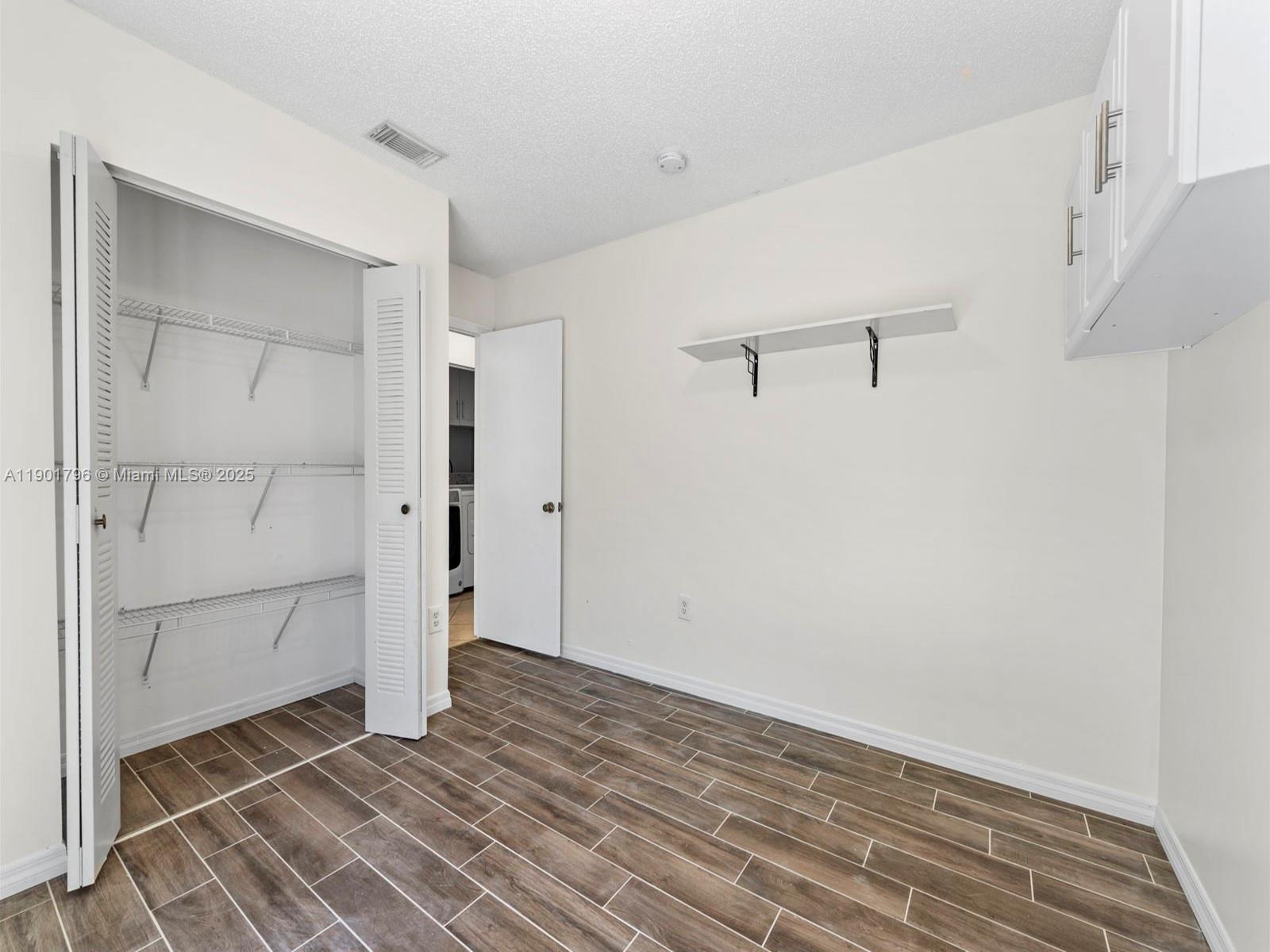 LAGUNA PONDS SEC 2 - Residential