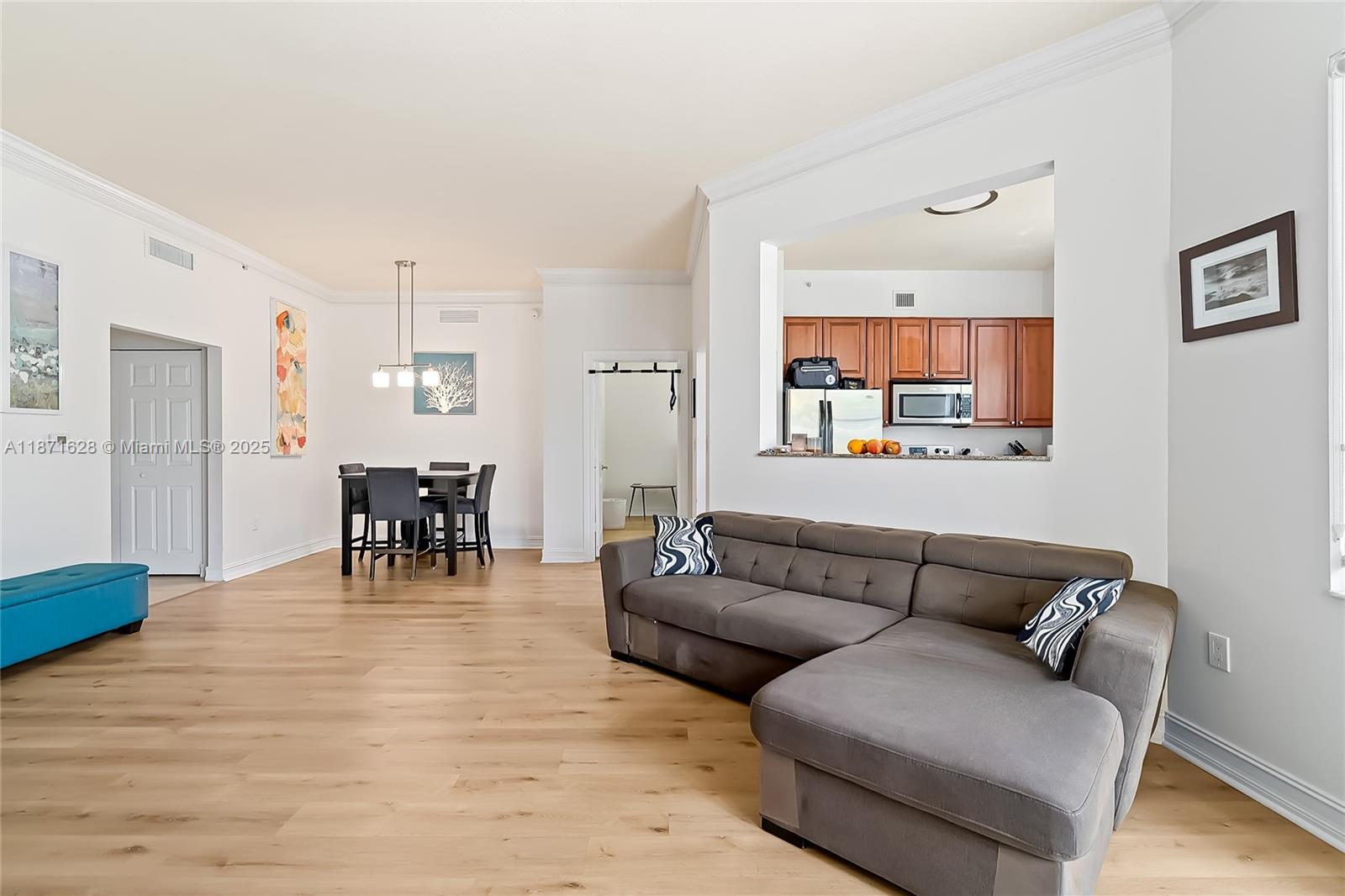 ALAQUA CONDO - Residential