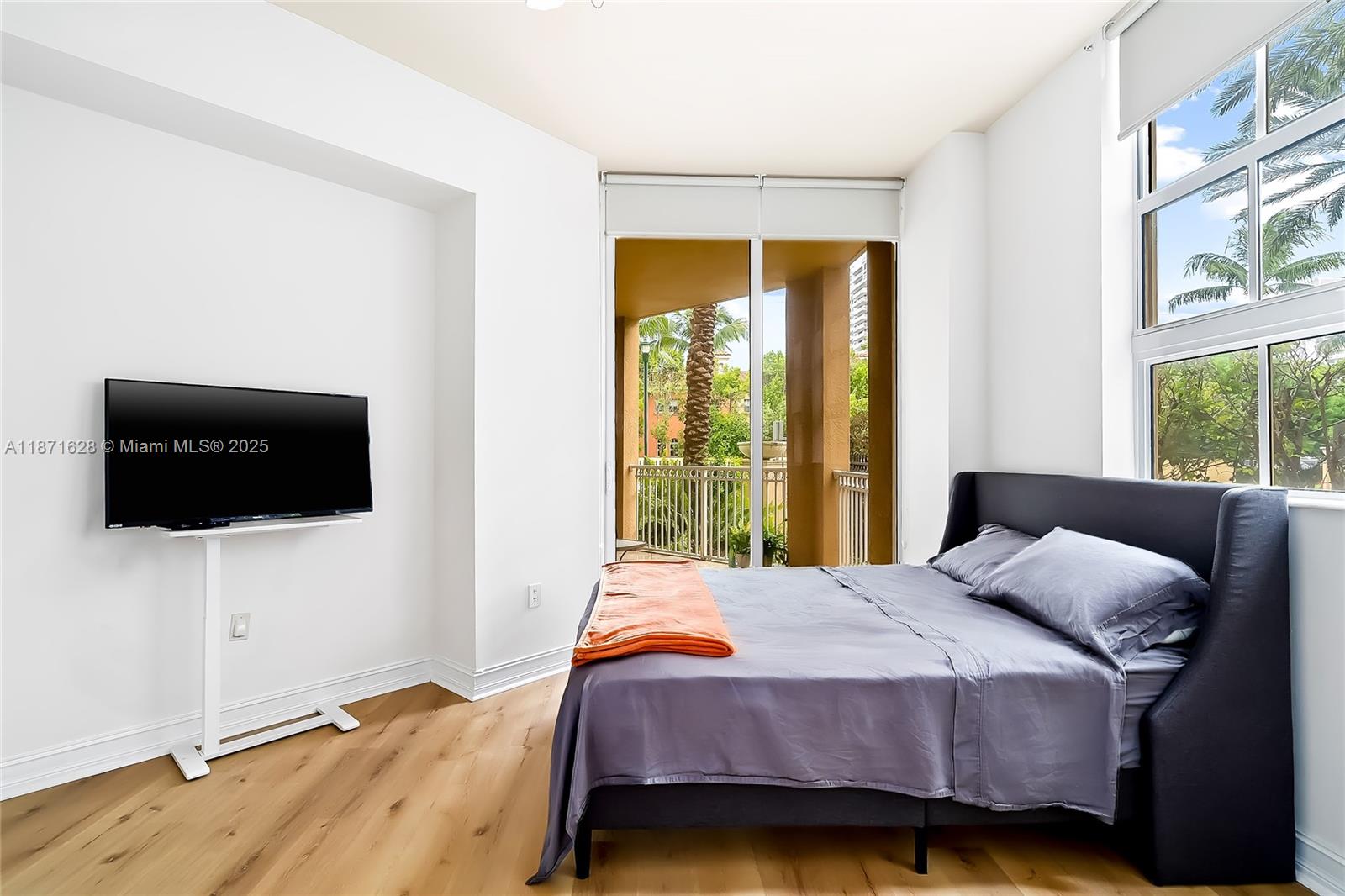 ALAQUA CONDO - Residential