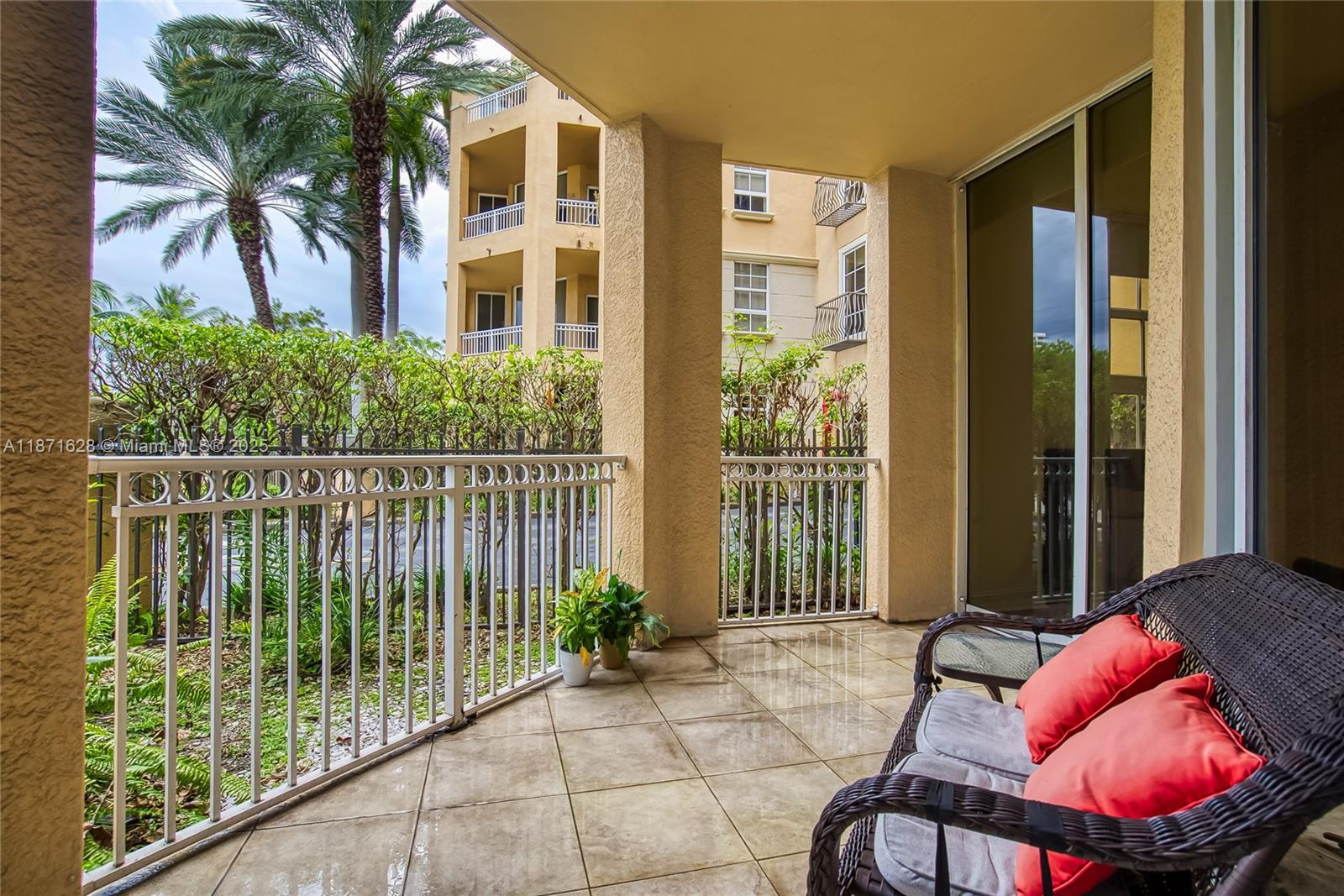 ALAQUA CONDO - Residential