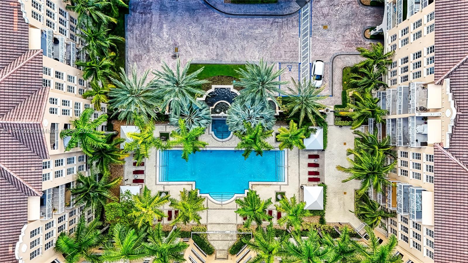 ALAQUA CONDO - Residential