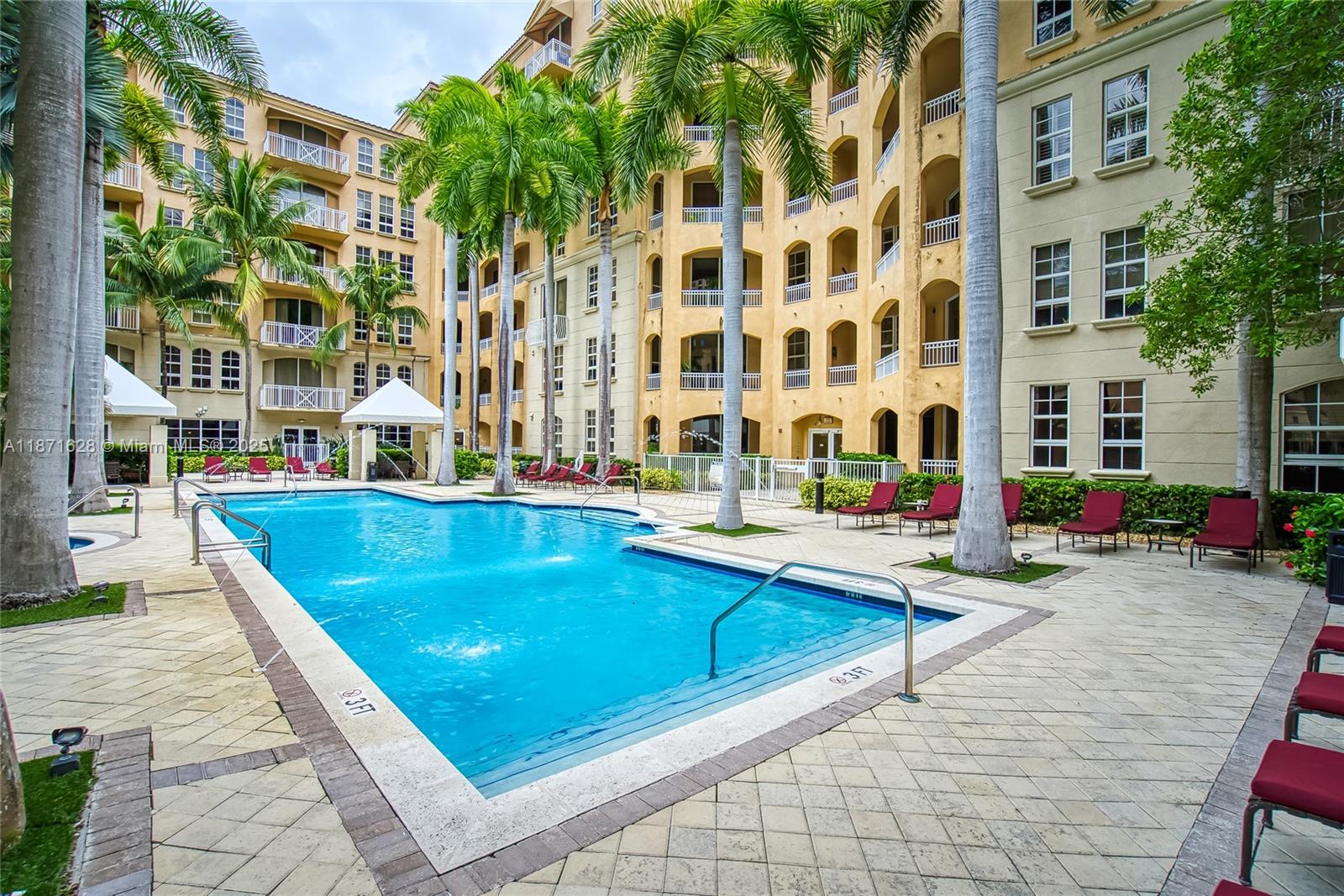 ALAQUA CONDO - Residential