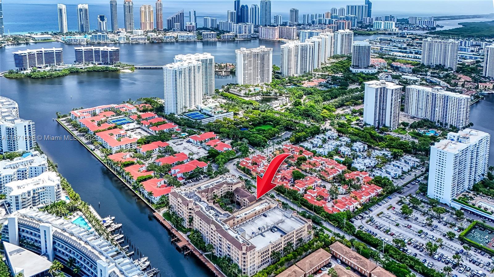 ALAQUA CONDO - Residential