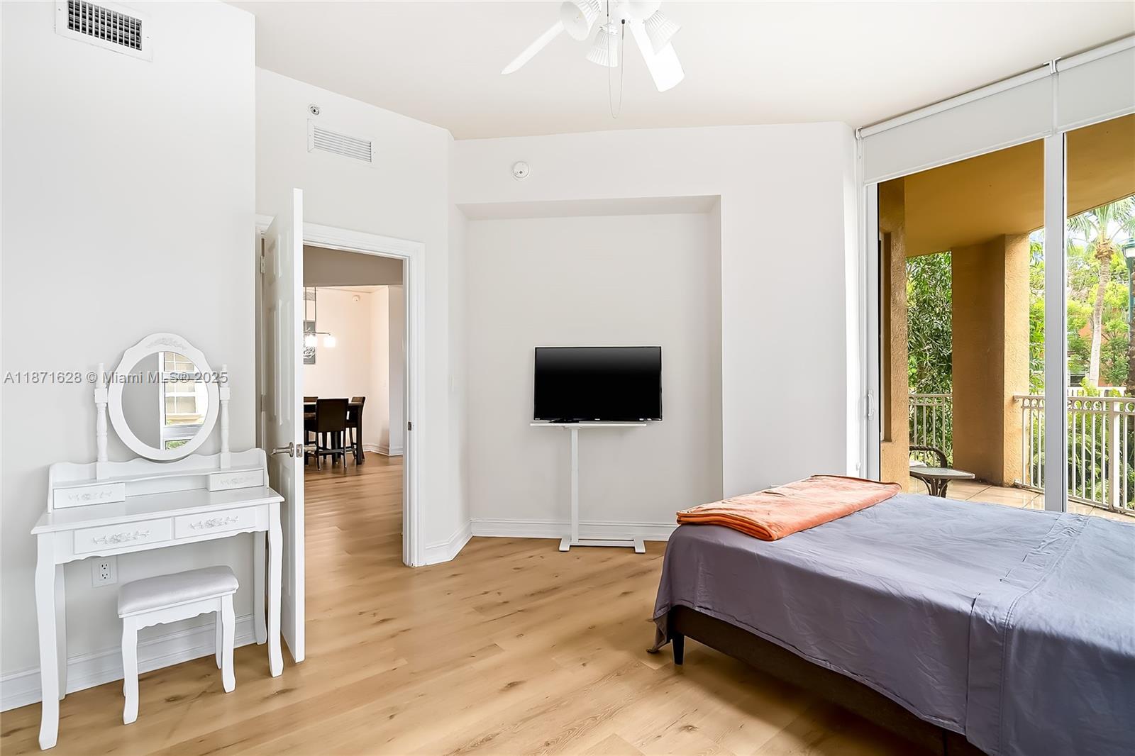 ALAQUA CONDO - Residential