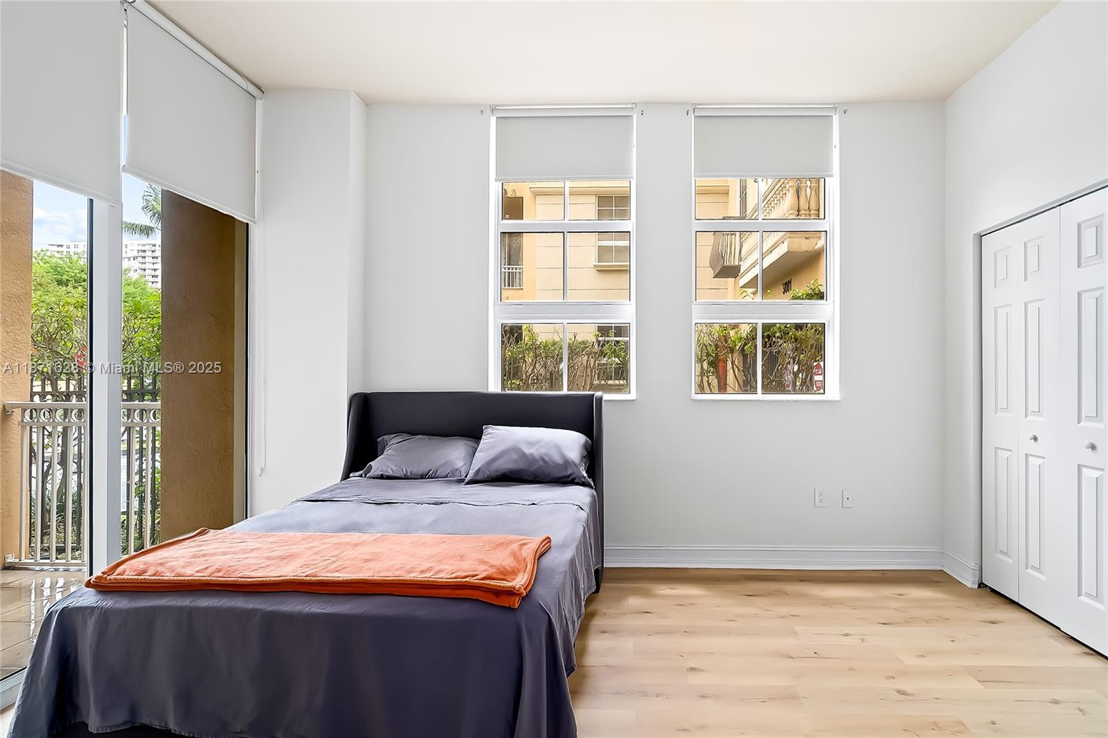 ALAQUA CONDO - Residential