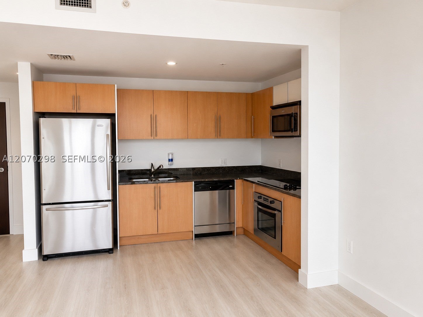 300 S BISCAYNE BL 2503
