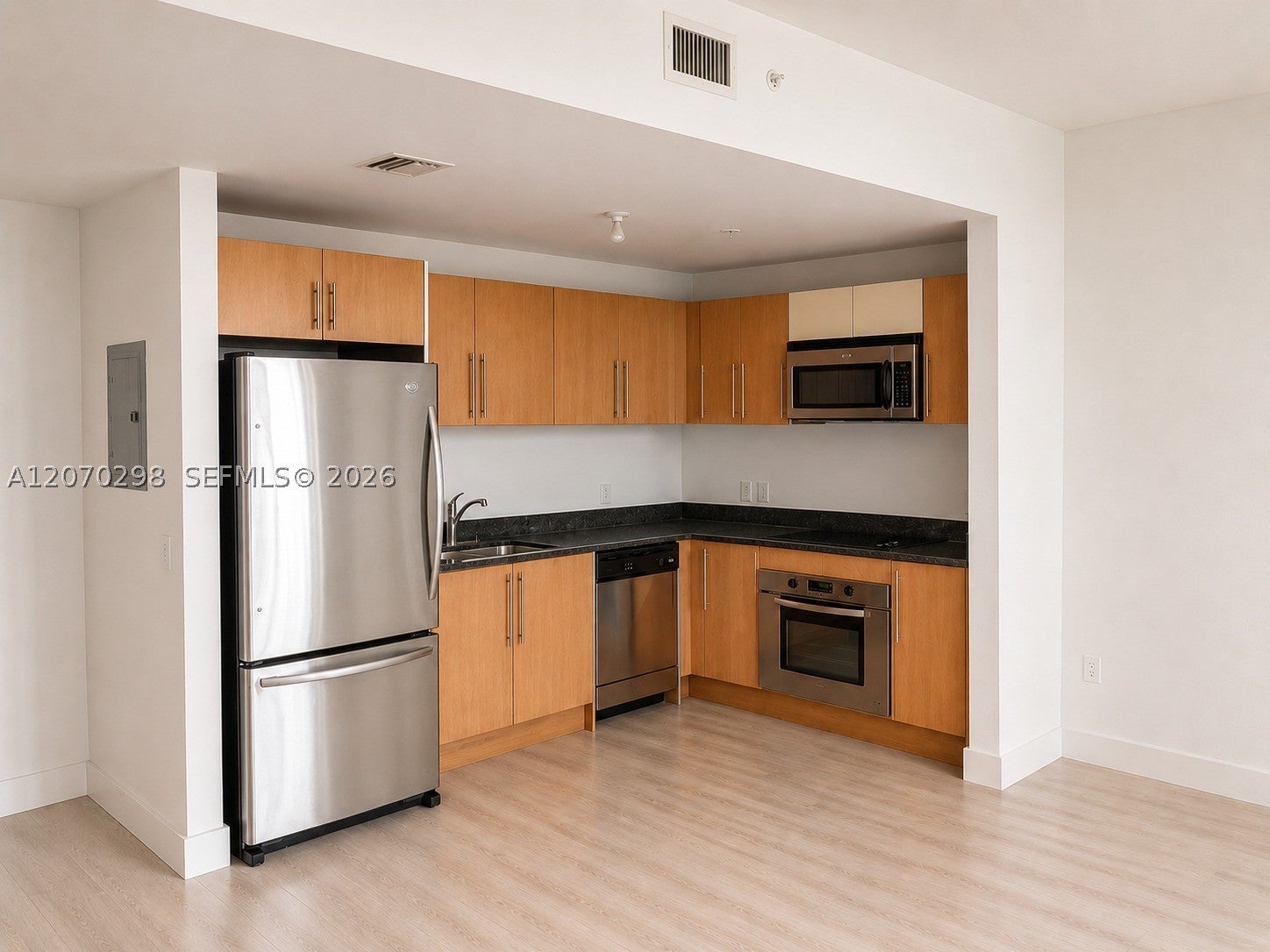 300 S BISCAYNE BL 2503