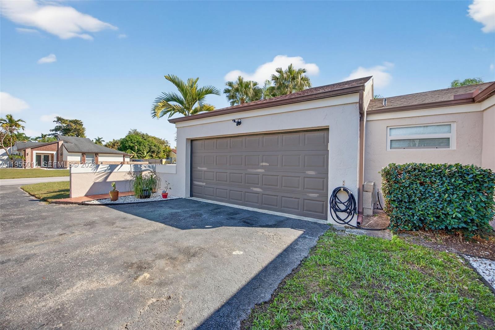 WEITZER SHAUNA MEADOWS SE - Residential