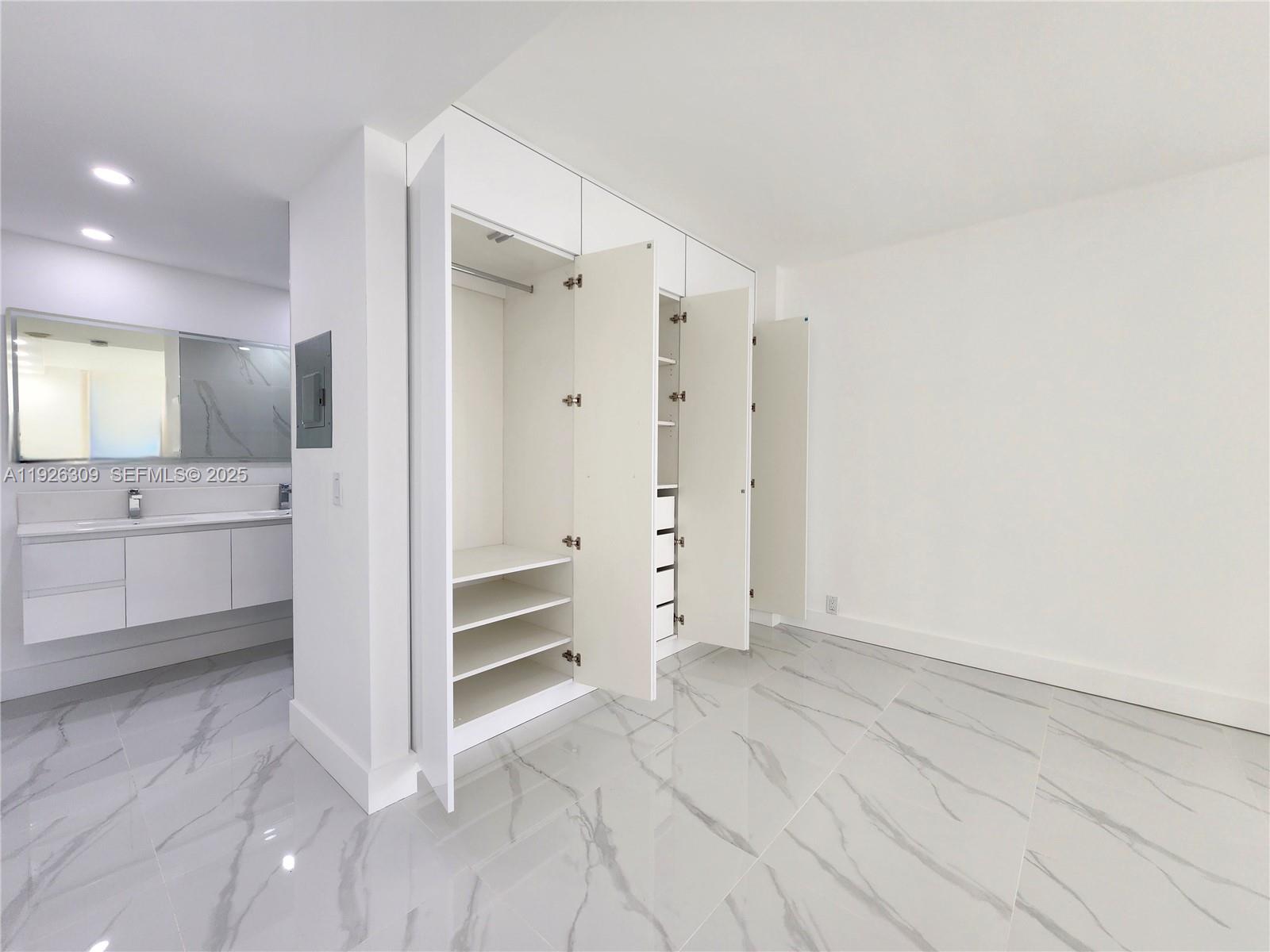 ALEXANDER TOWERS CONDO - Residential Lease