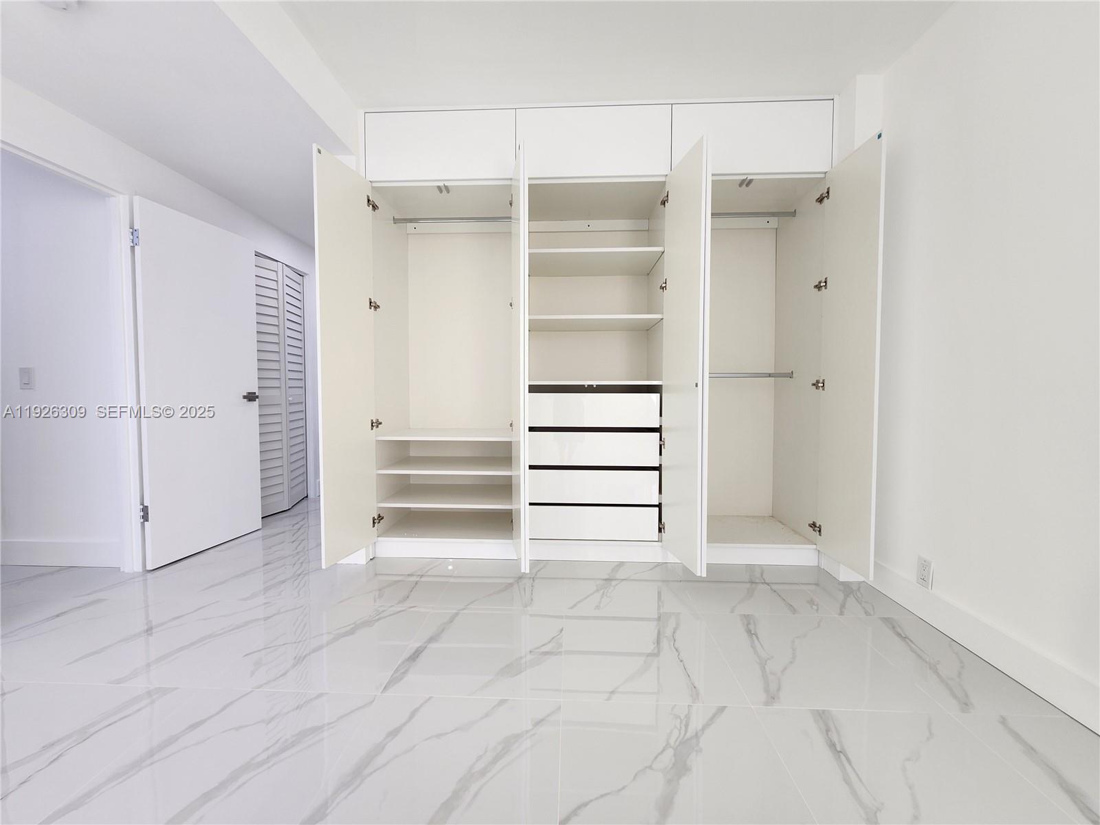 ALEXANDER TOWERS CONDO - Residential Lease