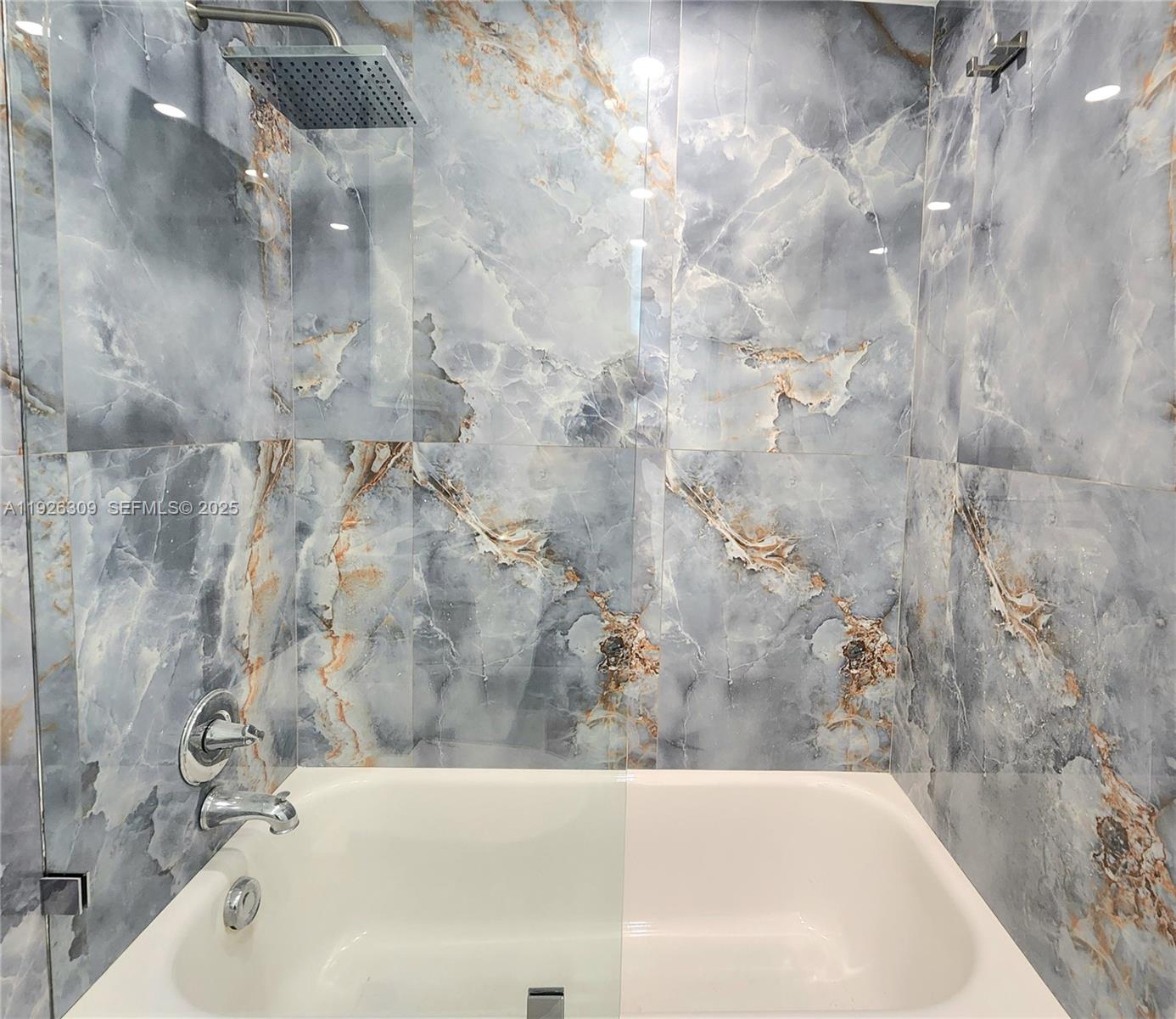 ALEXANDER TOWERS CONDO - Residential Lease