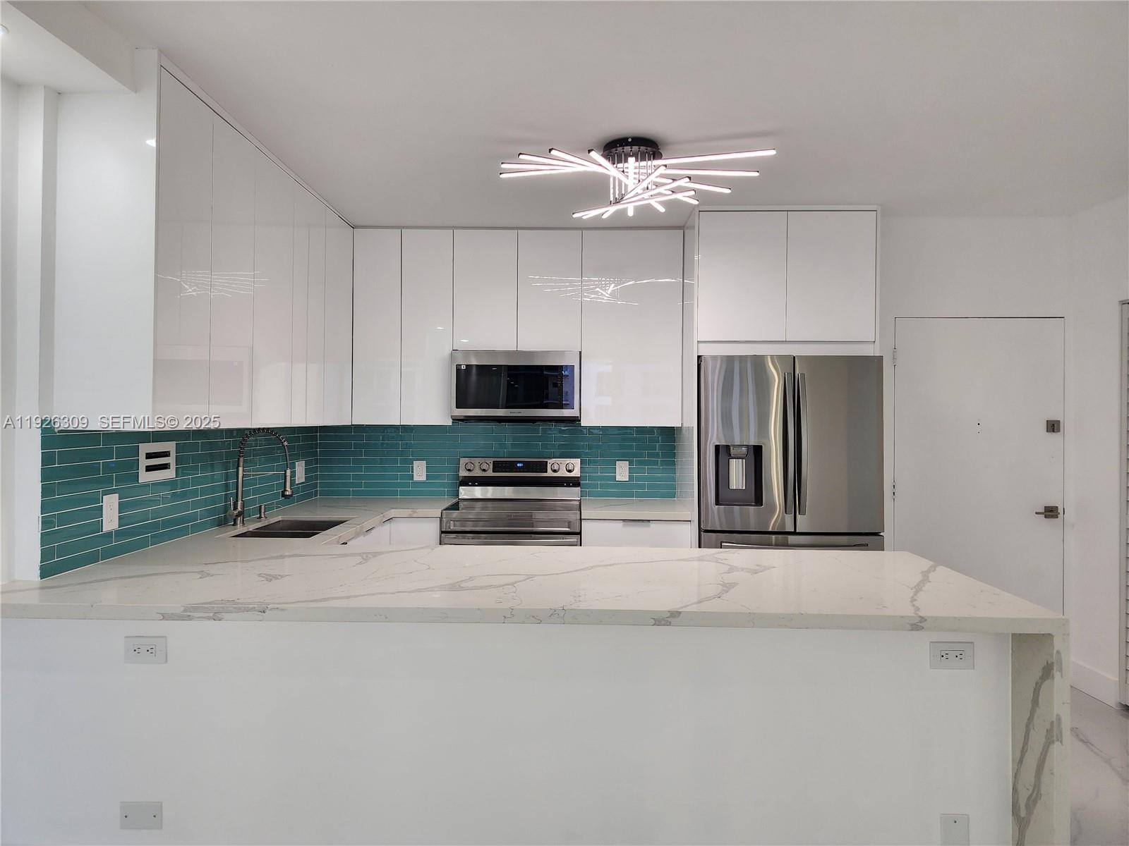 ALEXANDER TOWERS CONDO - Residential Lease