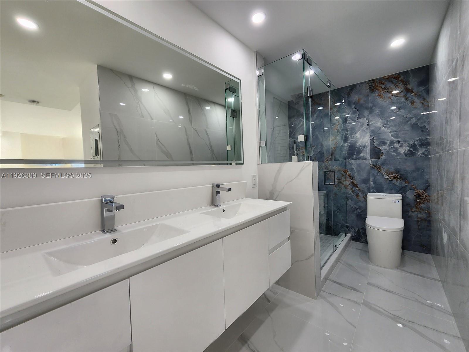 ALEXANDER TOWERS CONDO - Residential Lease