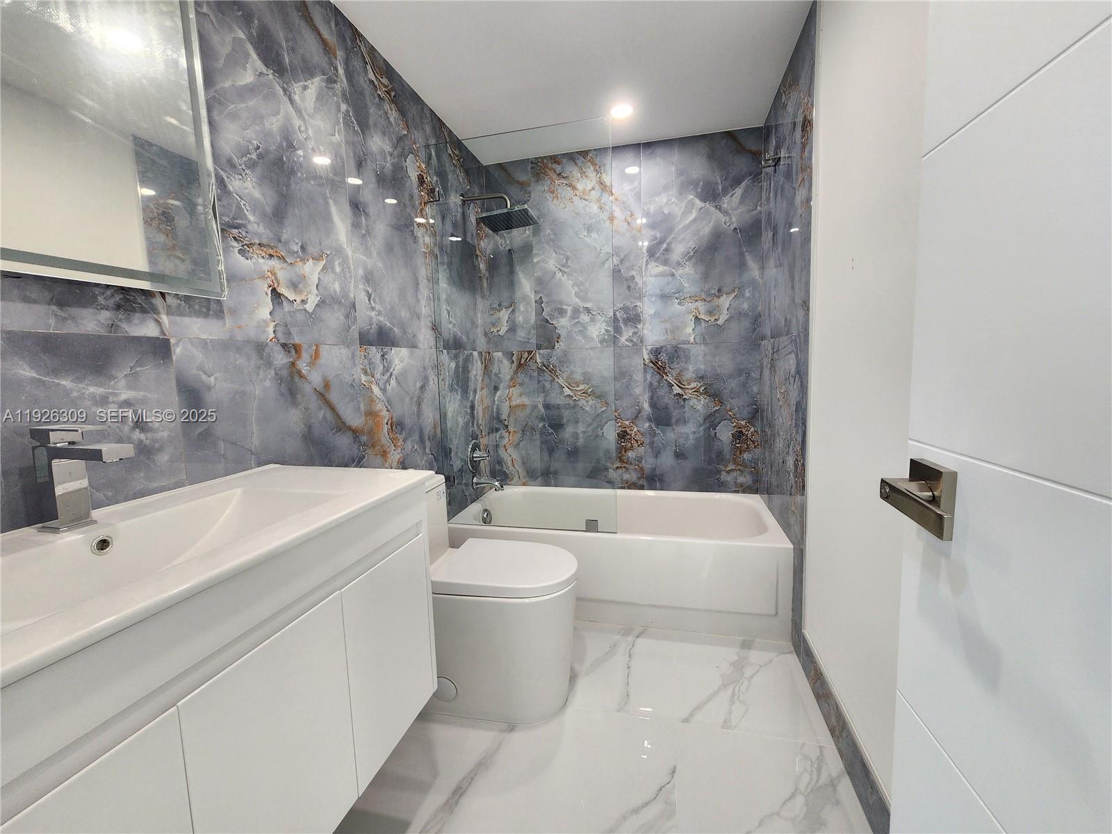 ALEXANDER TOWERS CONDO - Residential Lease