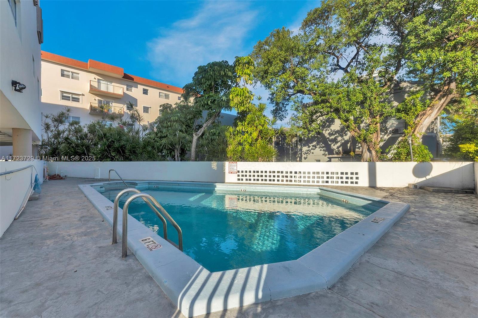 BONI-VISTA CONDO - Residential