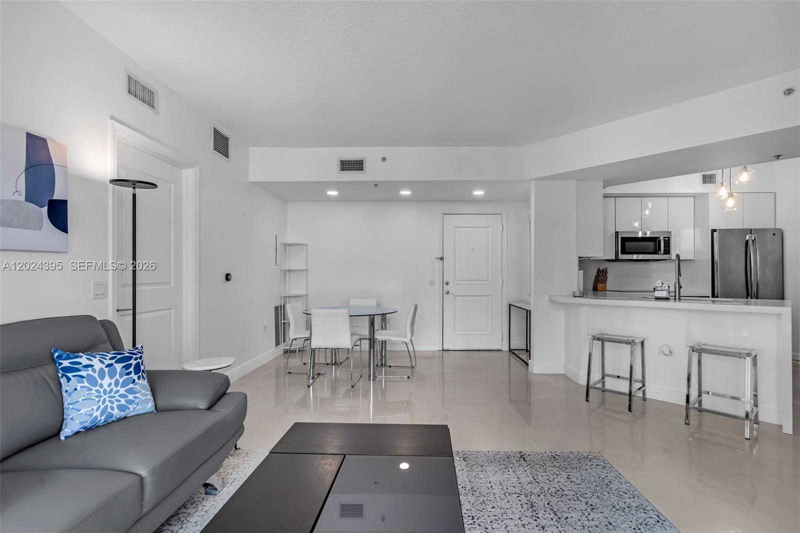 PLATINUM CONDO - Residential Lease