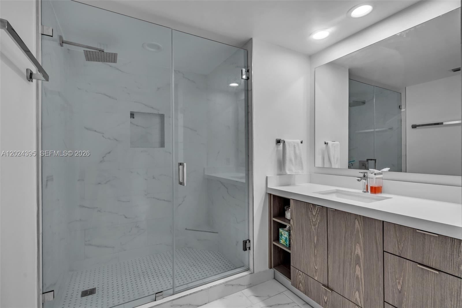 PLATINUM CONDO - Residential Lease