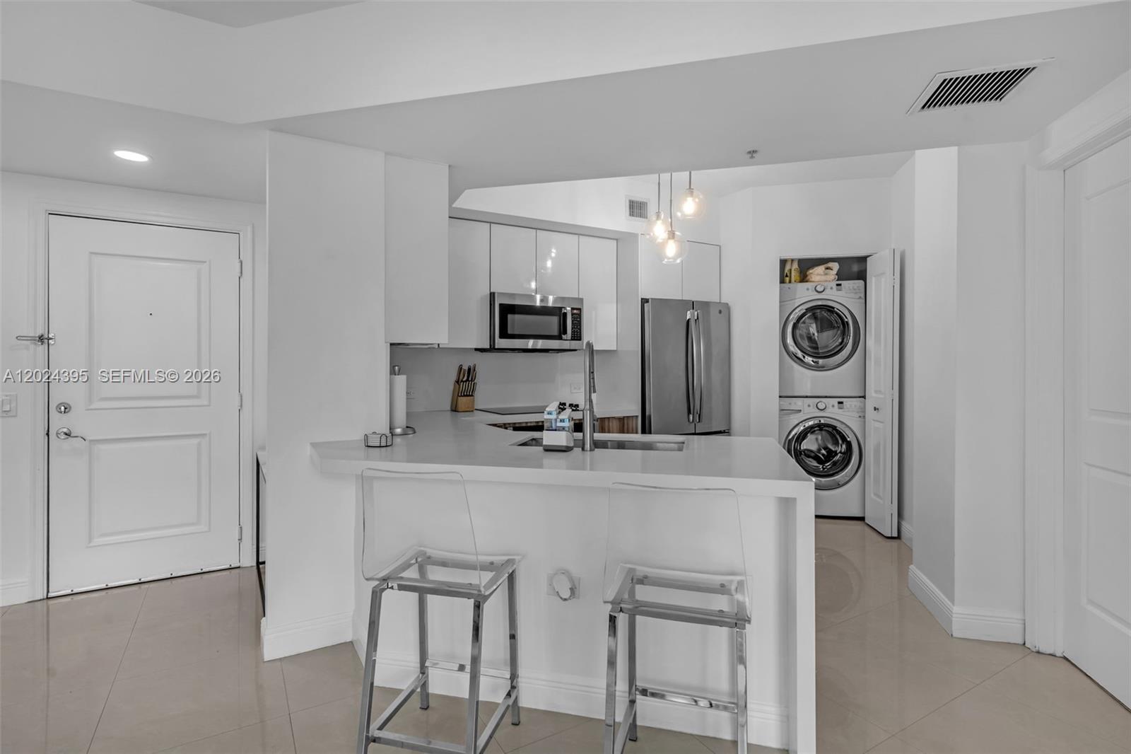 PLATINUM CONDO - Residential Lease