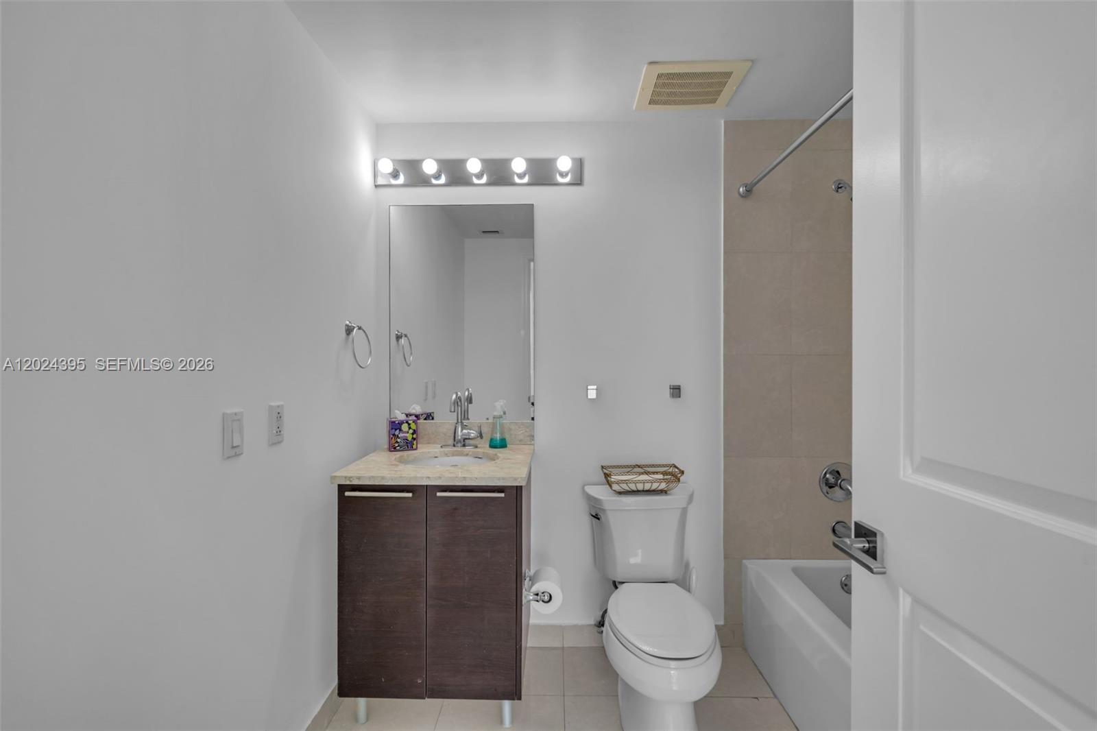 PLATINUM CONDO - Residential Lease