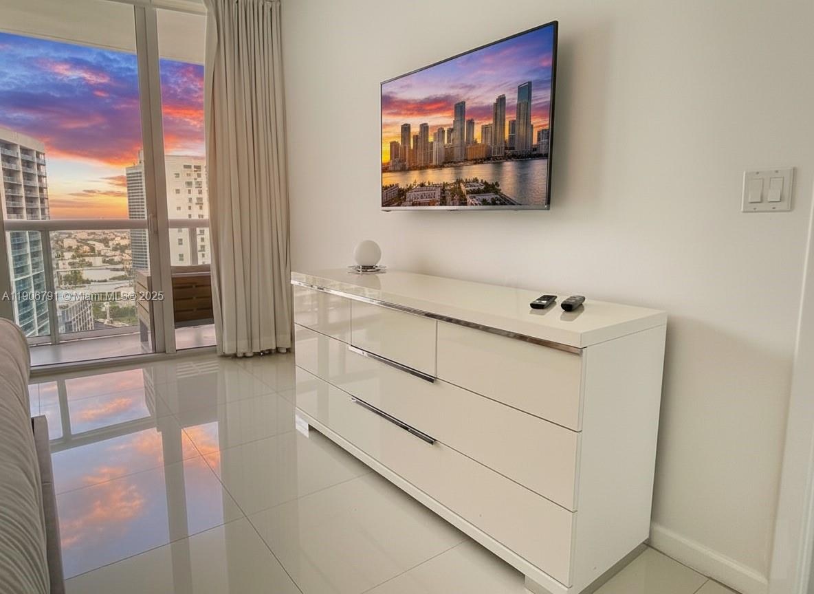 ICON BRICKELL CONDO NO 3 - Residential Lease