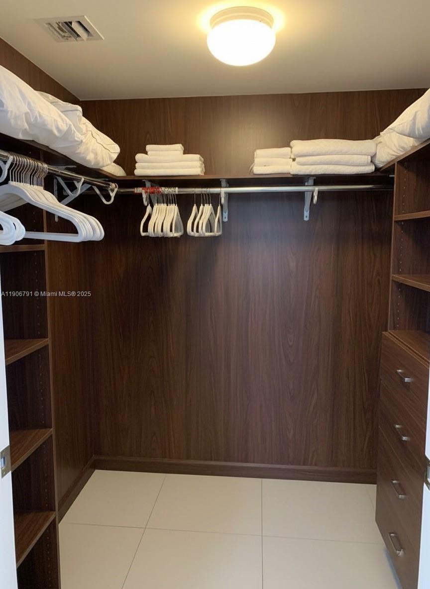 ICON BRICKELL CONDO NO 3 - Residential Lease