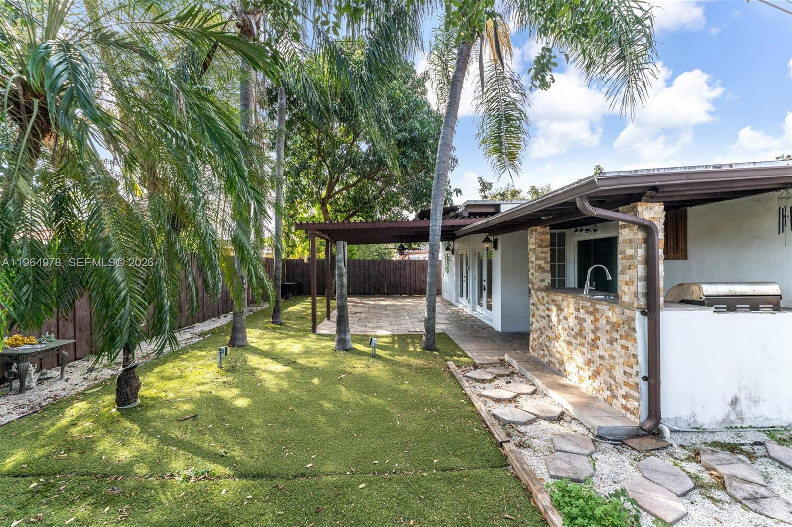 SUNNY GROVE - Residential