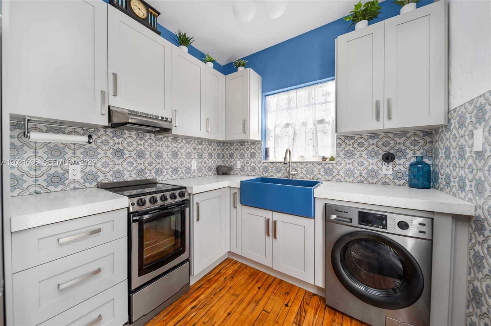408 W 25th St 8