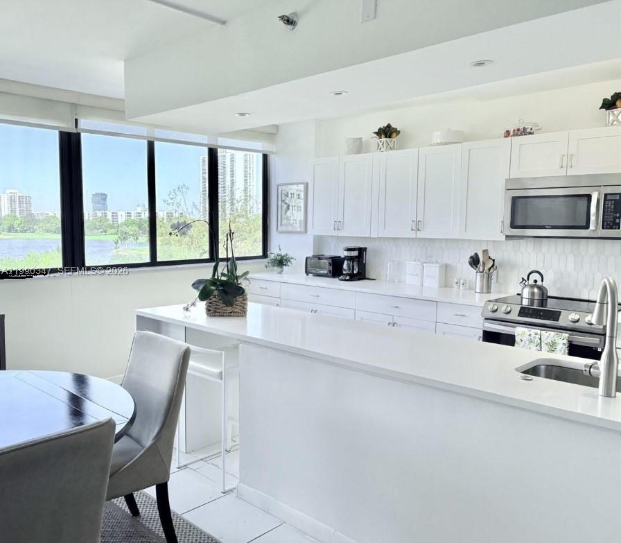 20185 E Country Club Dr 405