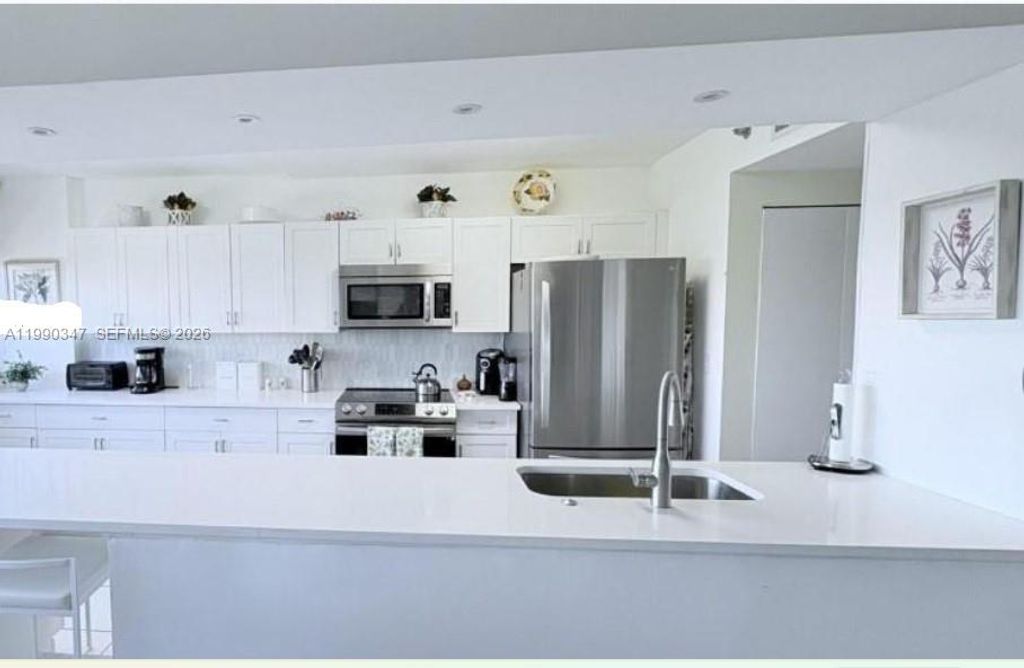 Photo of 20185 E Country Club Dr #405, Aventura, FL 33180 (MLS # A11990347)