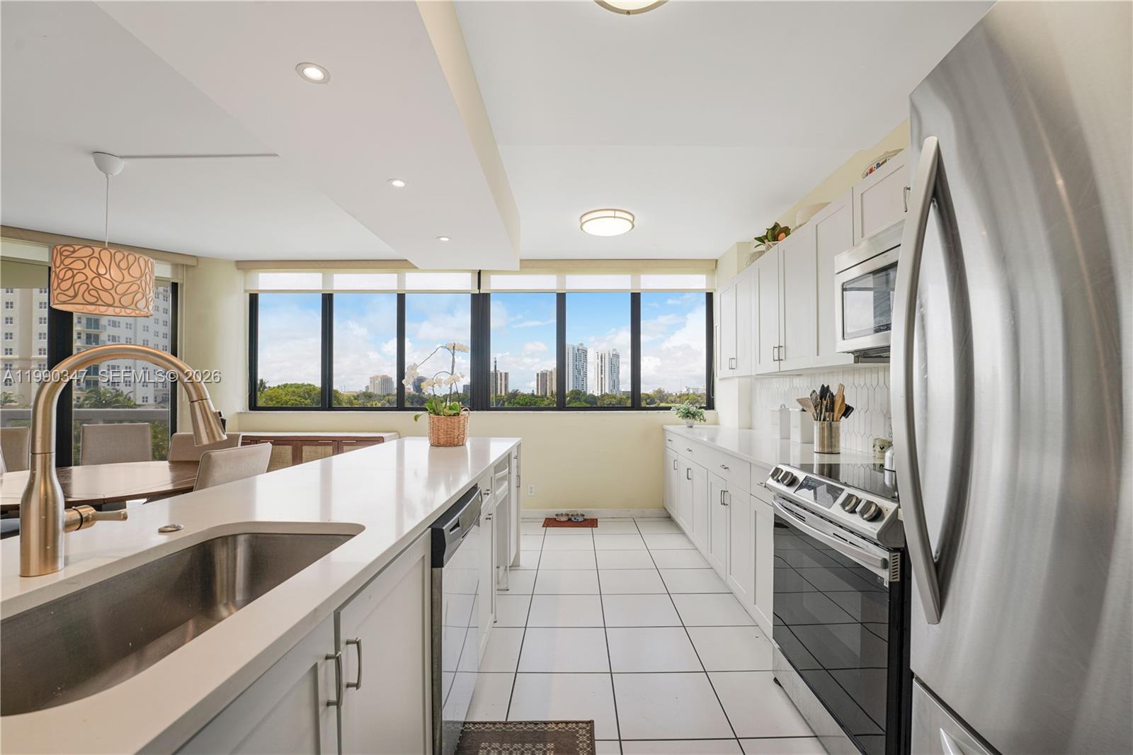 20185 E Country Club Dr 405