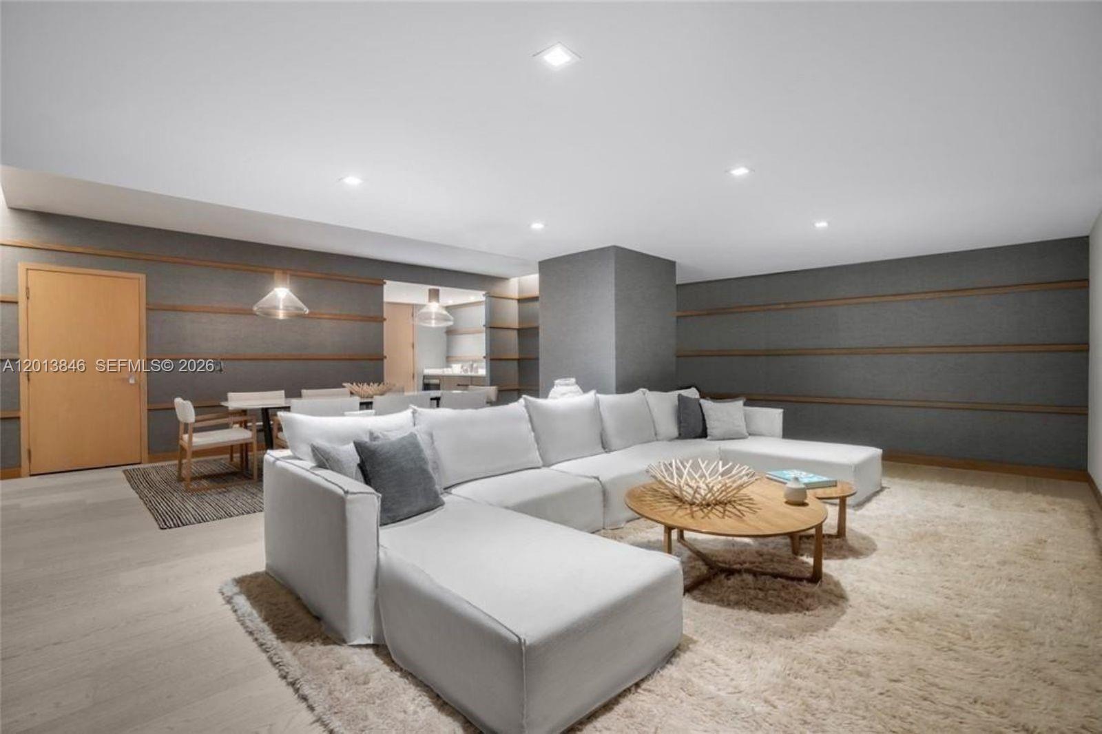 2200 FORT LAUDERDALE BEAC - Residential Lease