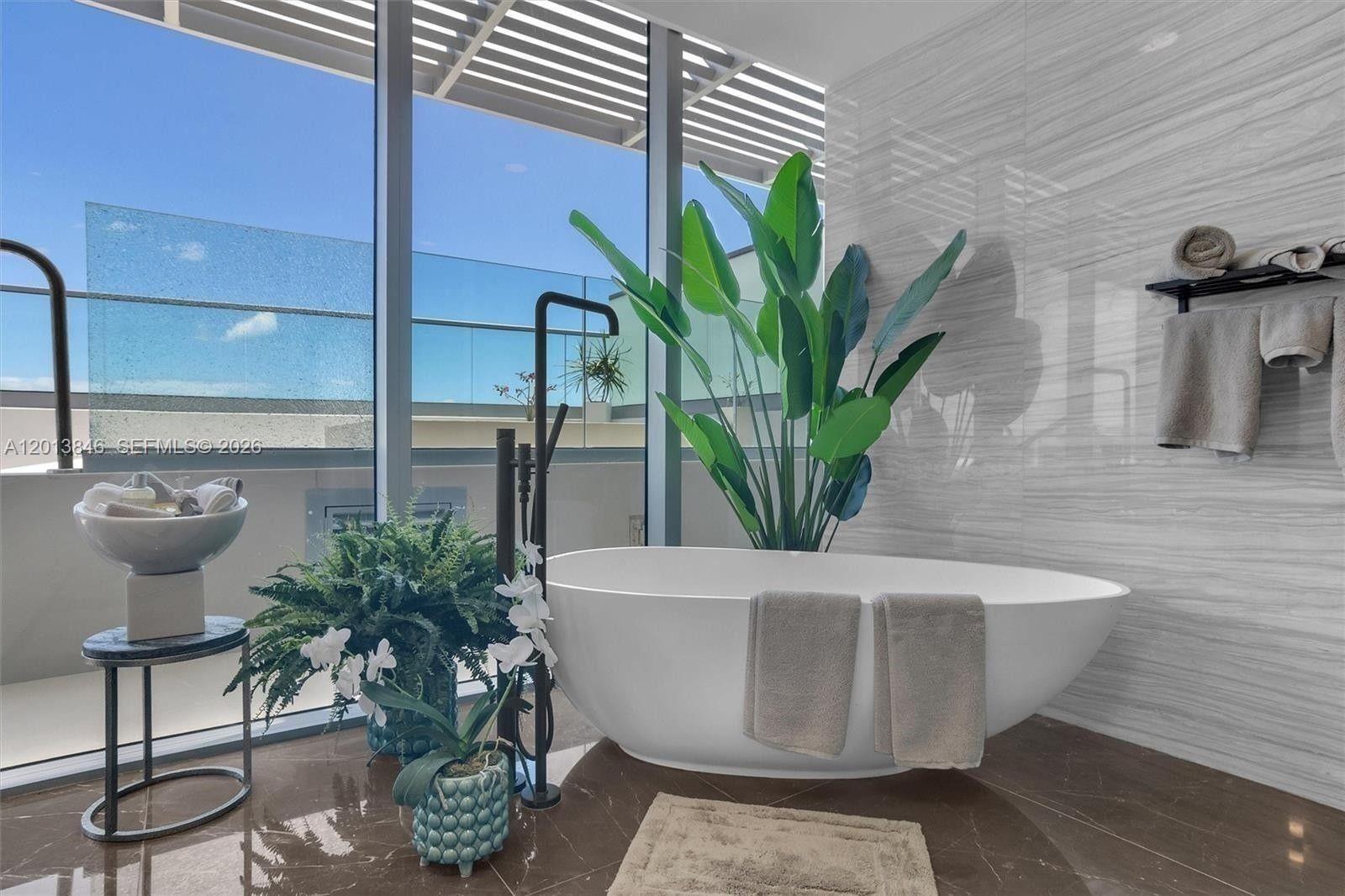 2200 FORT LAUDERDALE BEAC - Residential Lease
