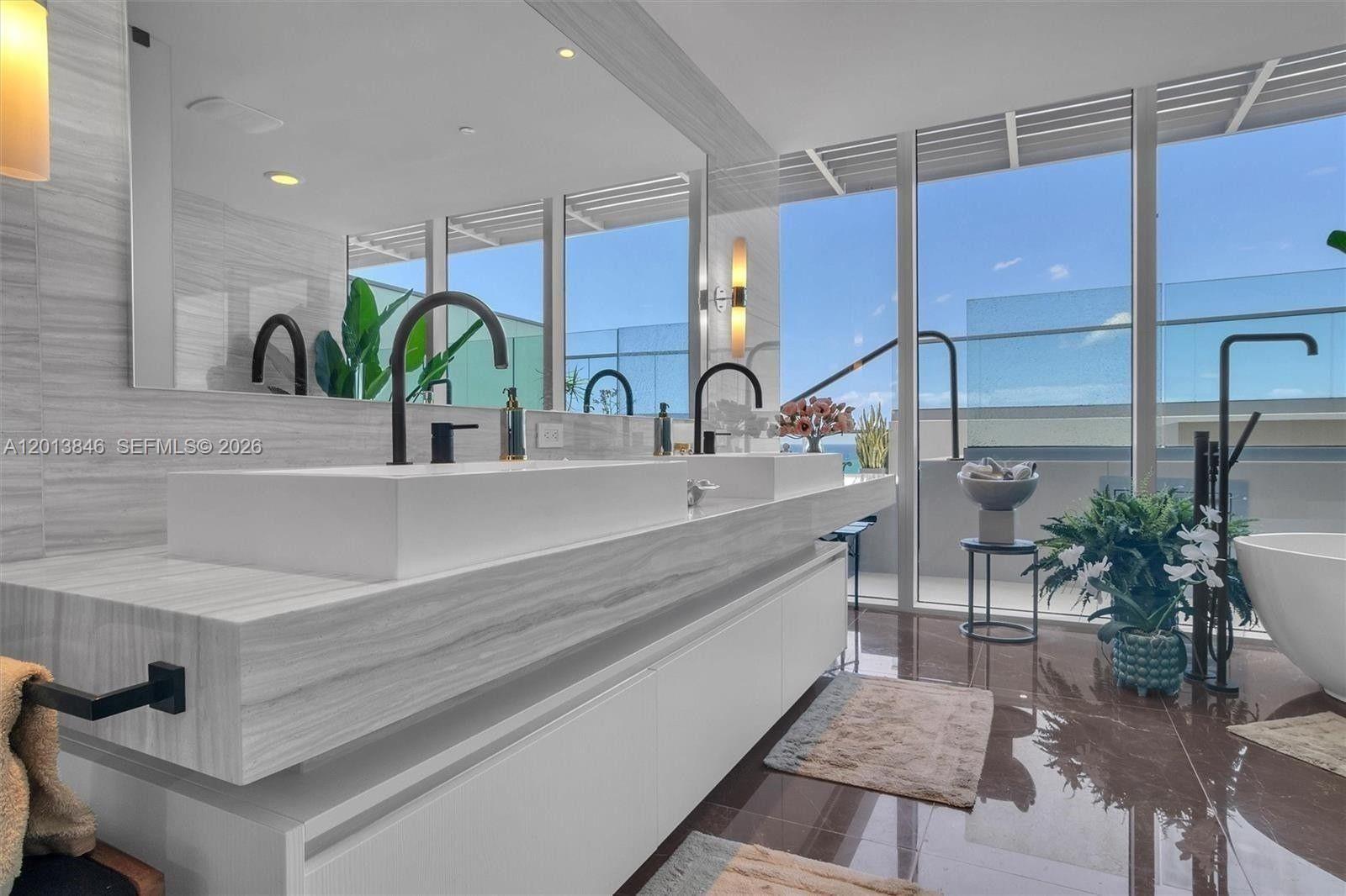 2200 FORT LAUDERDALE BEAC - Residential Lease