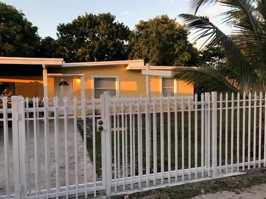 Great starter home features three bedroom two bath with family room. New paint in and out, new tile floors
updated kitchen. stainless steel appliances. New window treatments. Home shows nice.