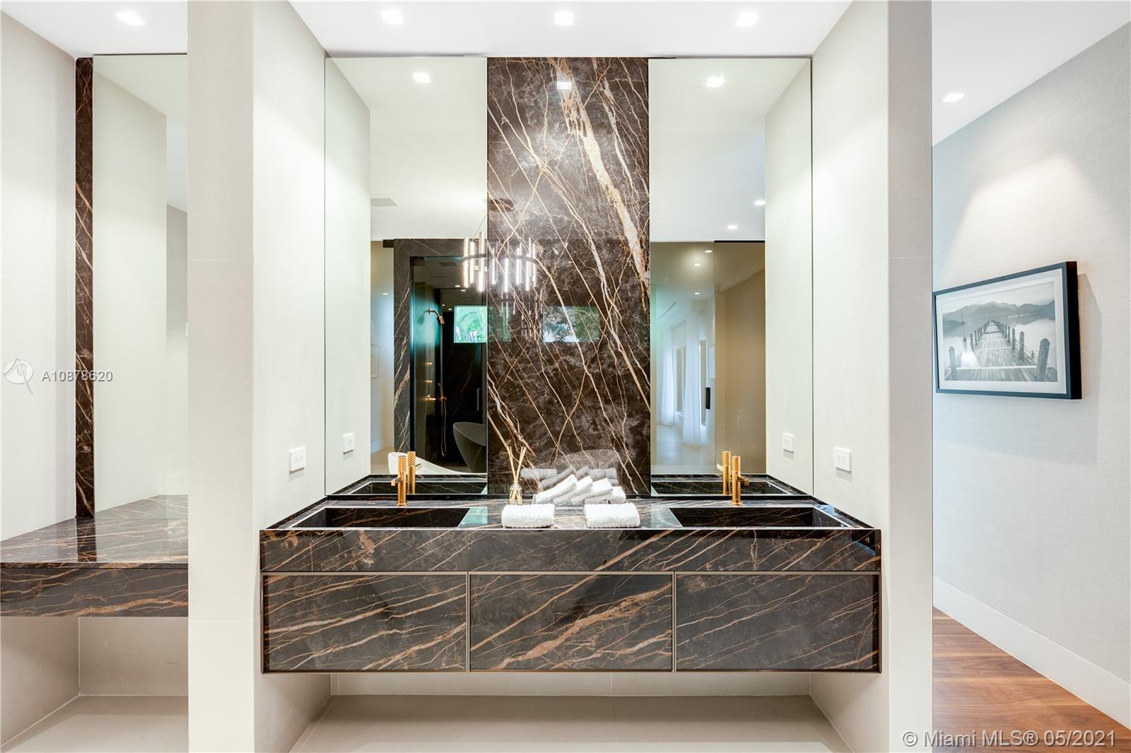 BAY HARBOR ISLAND - Residential