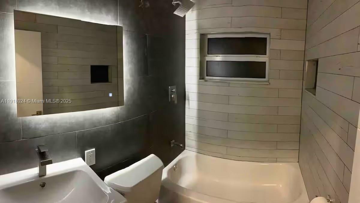 COLLIER ESTATES 1ST ADD - Residential Lease